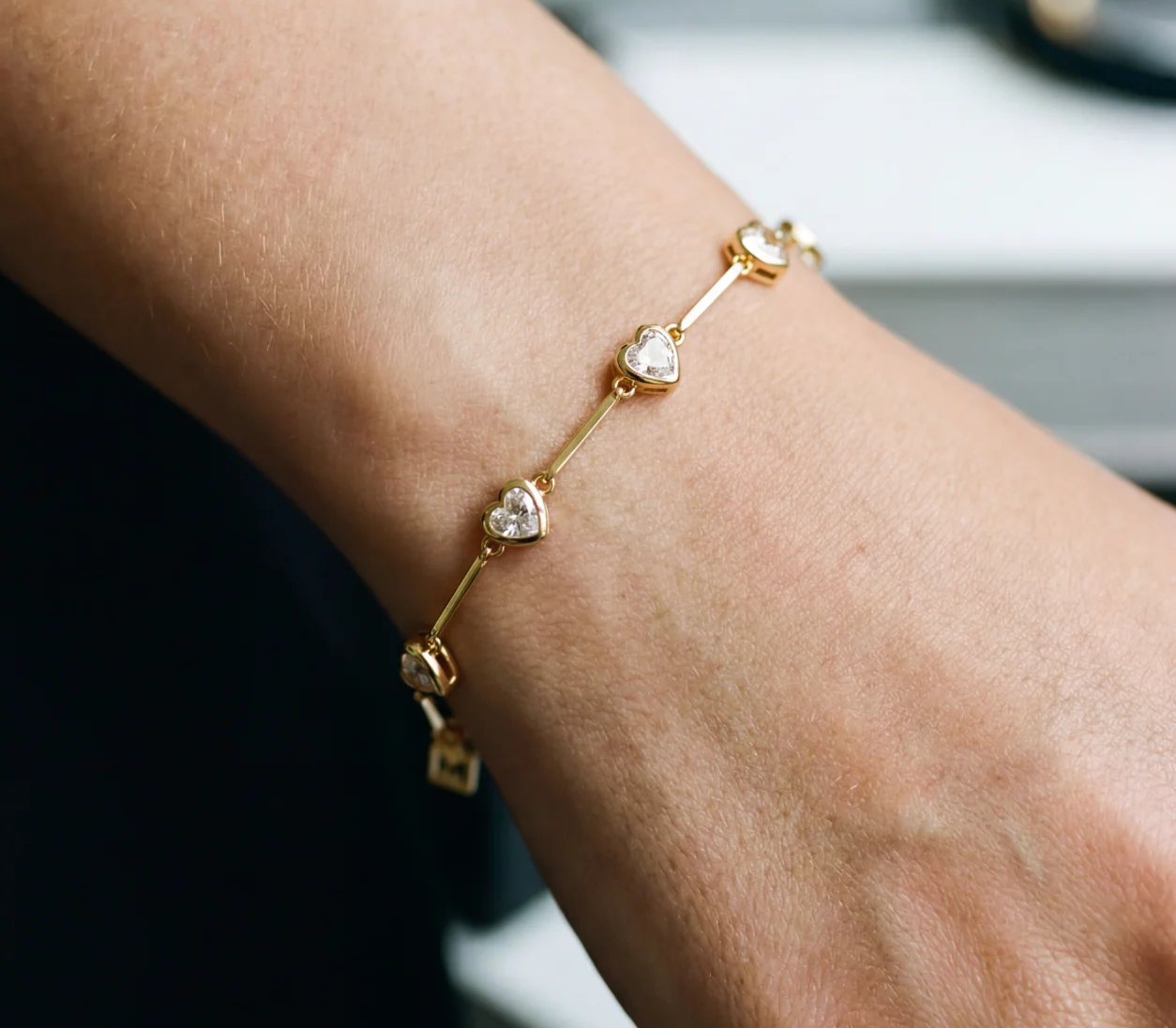 The Bezel Heart Link Bracelet - Image 2