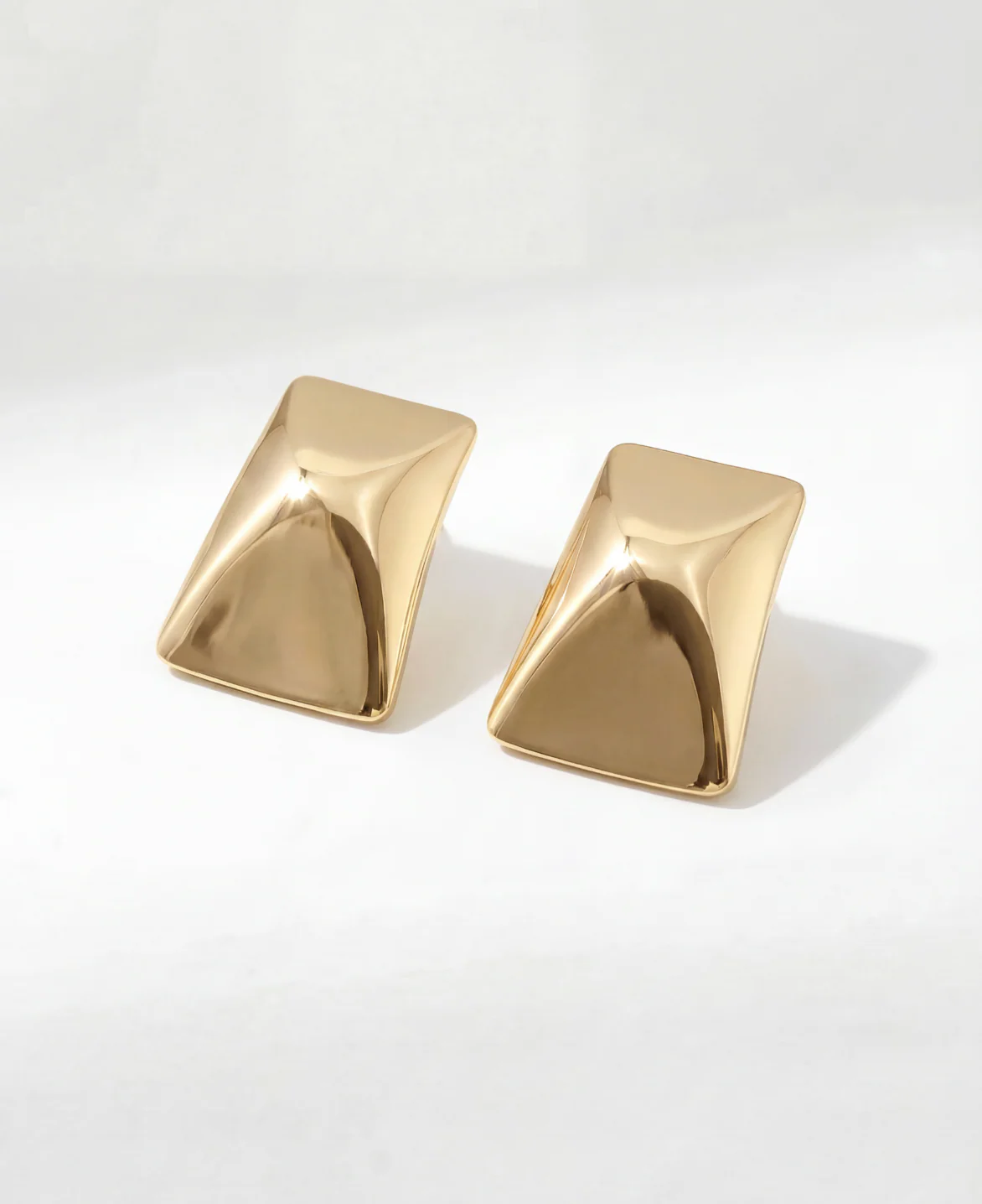 The Bia Curved Earrings - Image 4