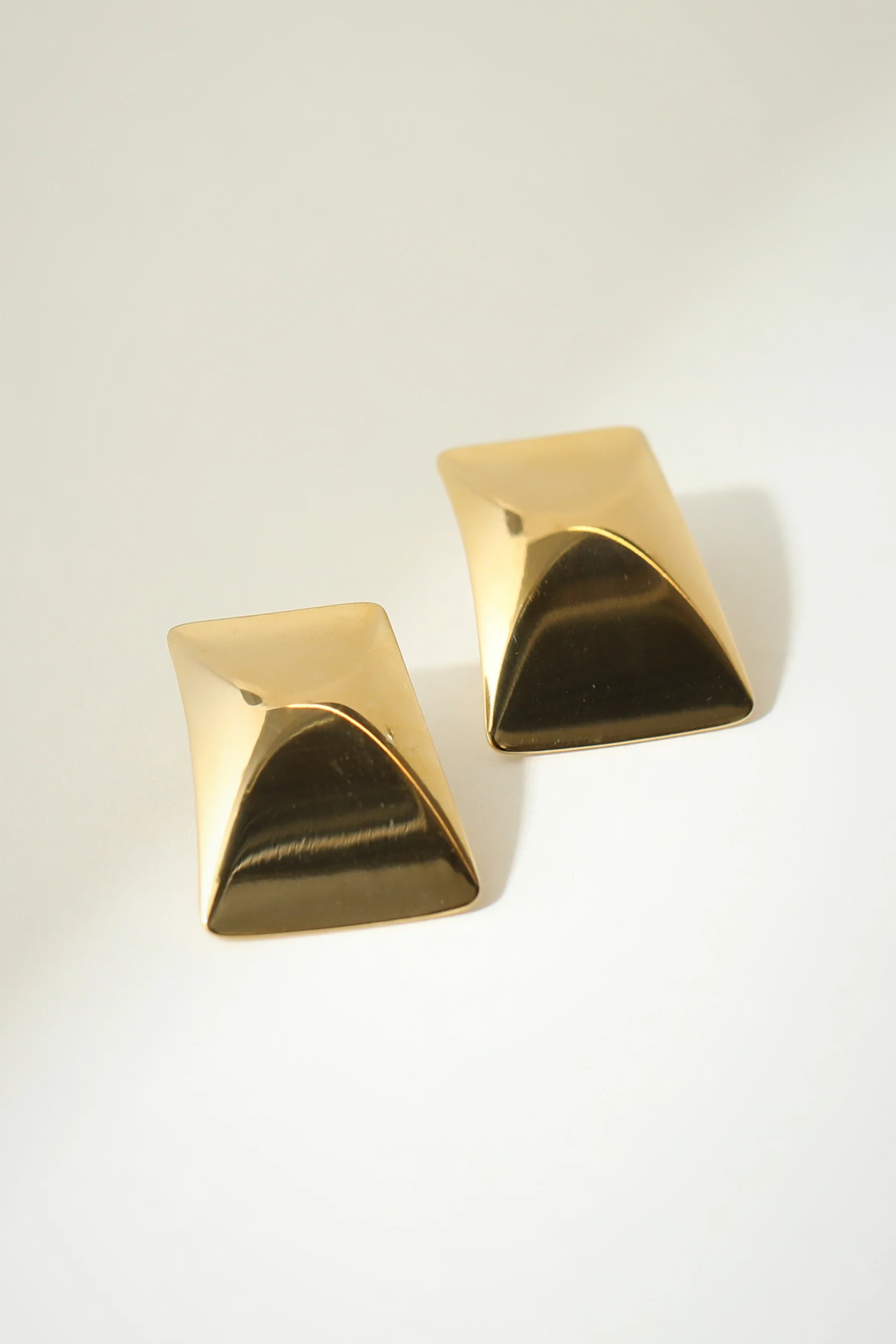 The Bia Curved Earrings - Image 8