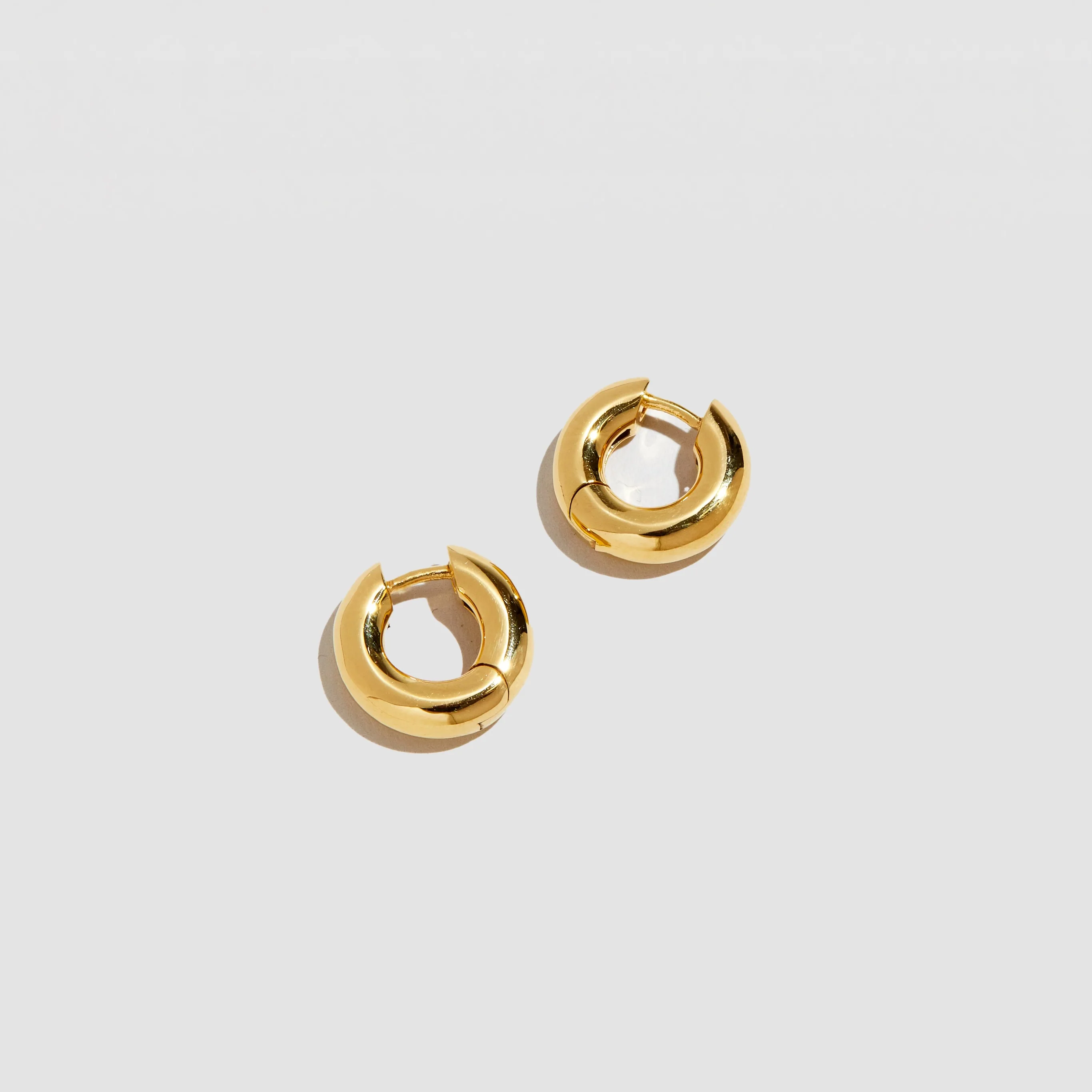 THE BOLD HUGGIE HOOPS - Image 3