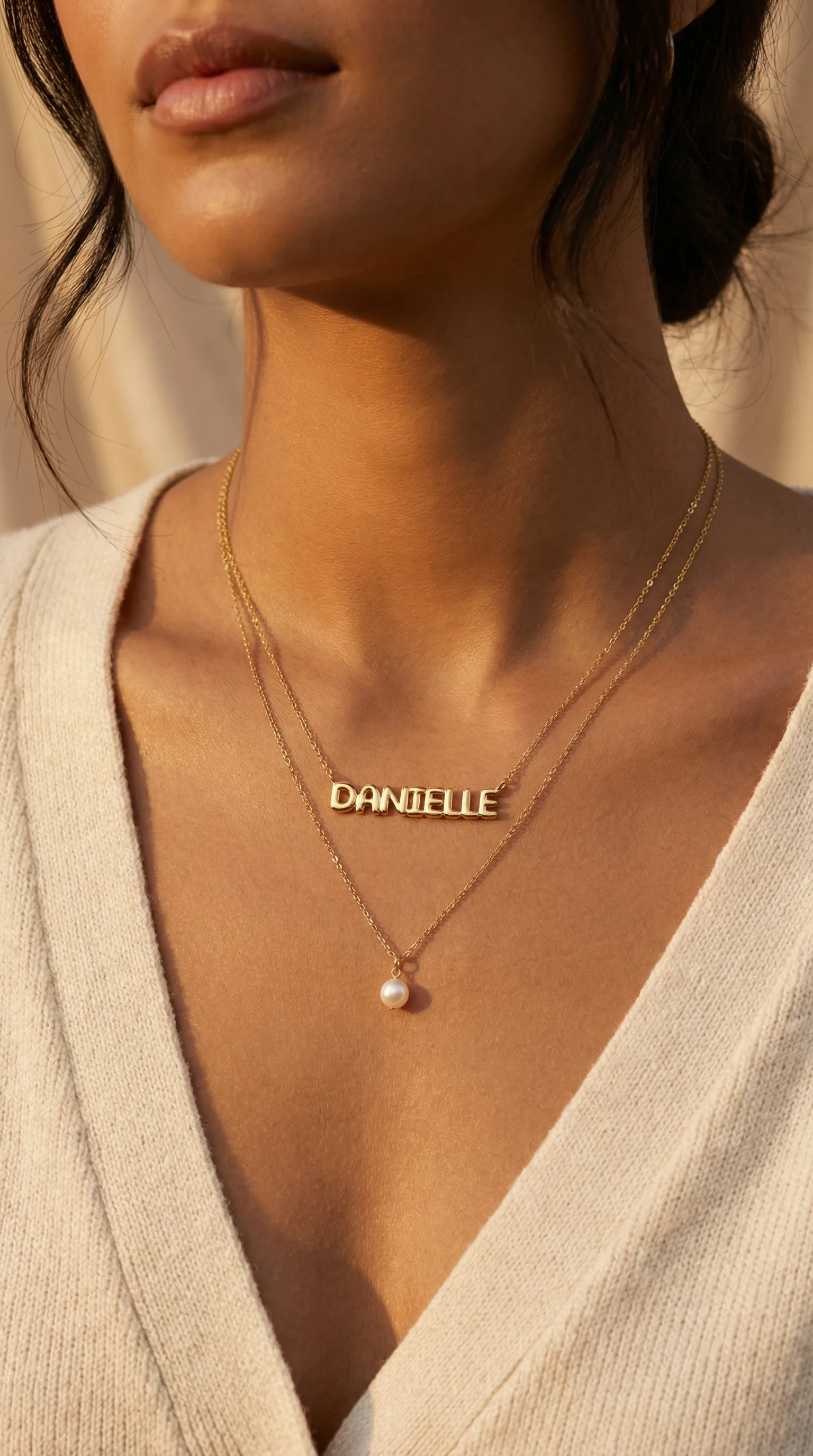 THE BUBBLE NAMEPLATE NECKLACE - Image 2