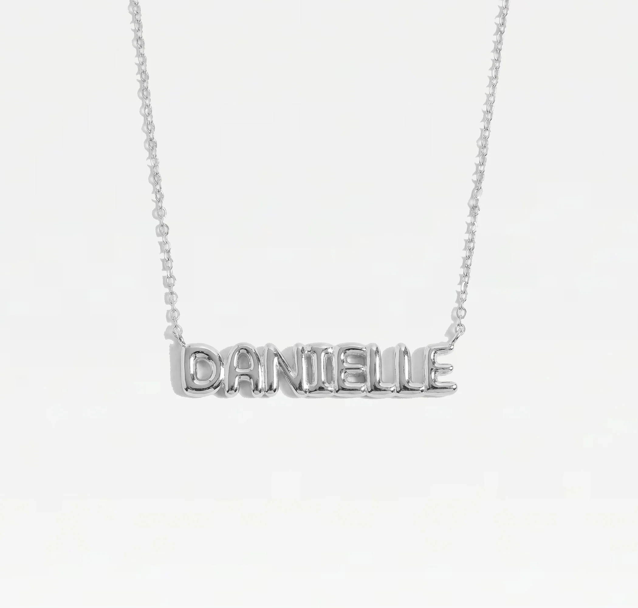 THE BUBBLE NAMEPLATE NECKLACE - Image 4
