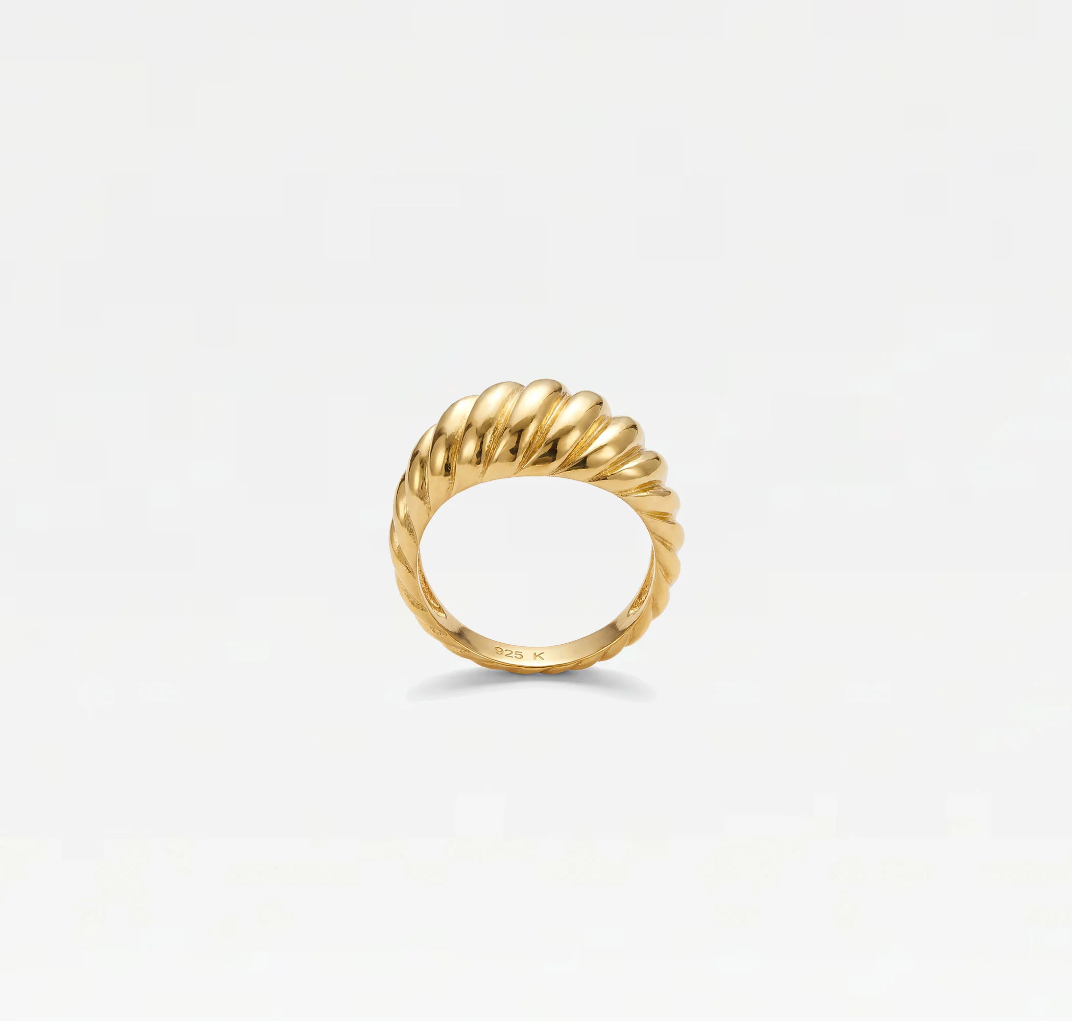 THE CROISSANT RING