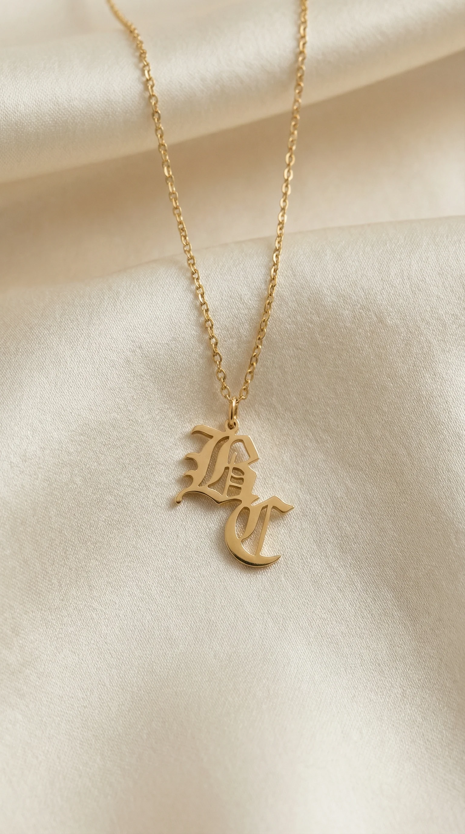 The Double Old English Pendant - Image 8
