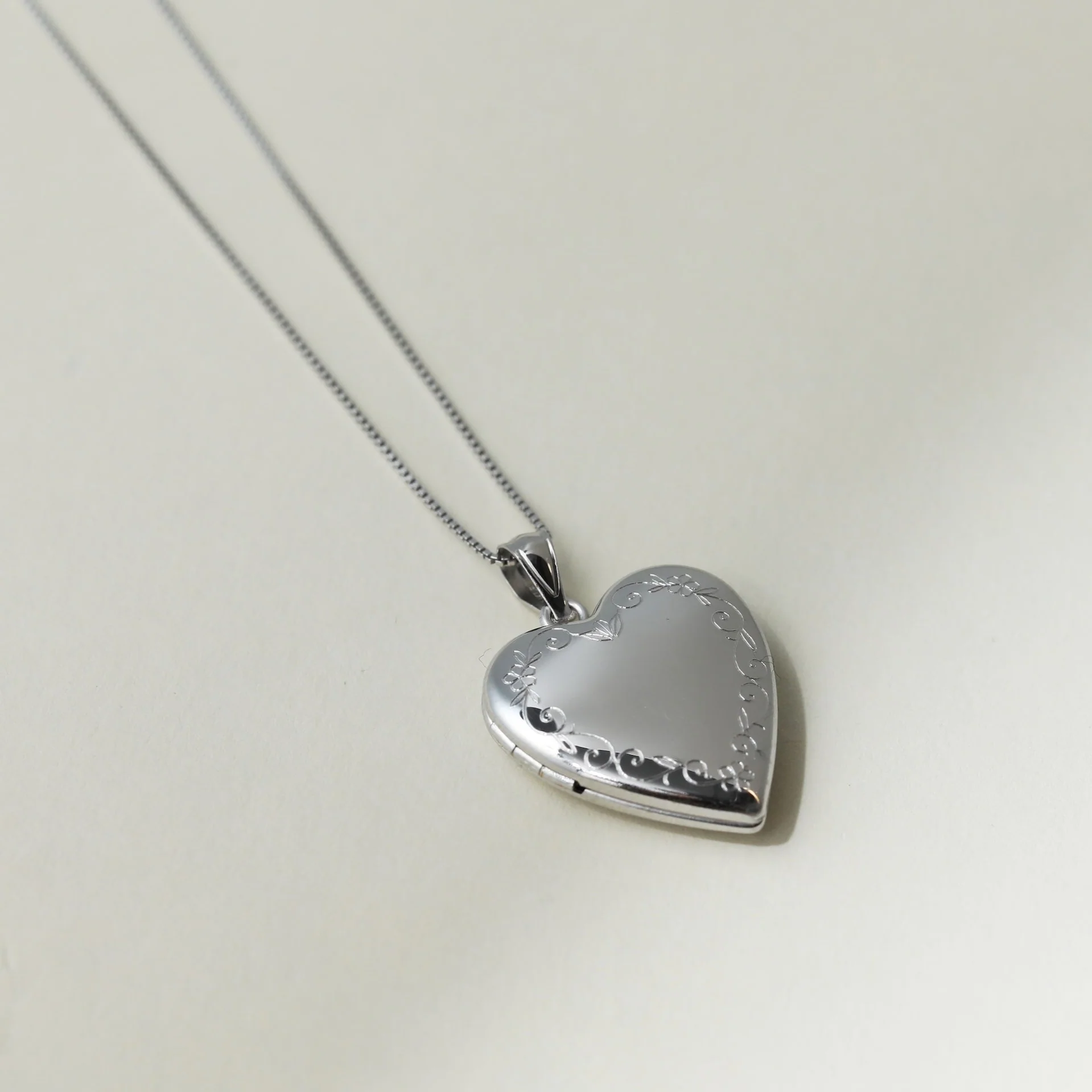 The Floral Heart Photo Locket - Image 7