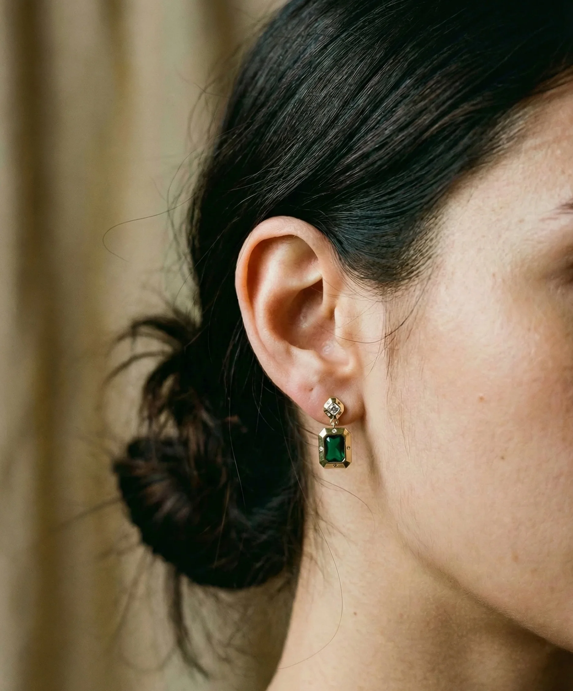 THE GIA EMERALD CUT EARRINGS - Image 2