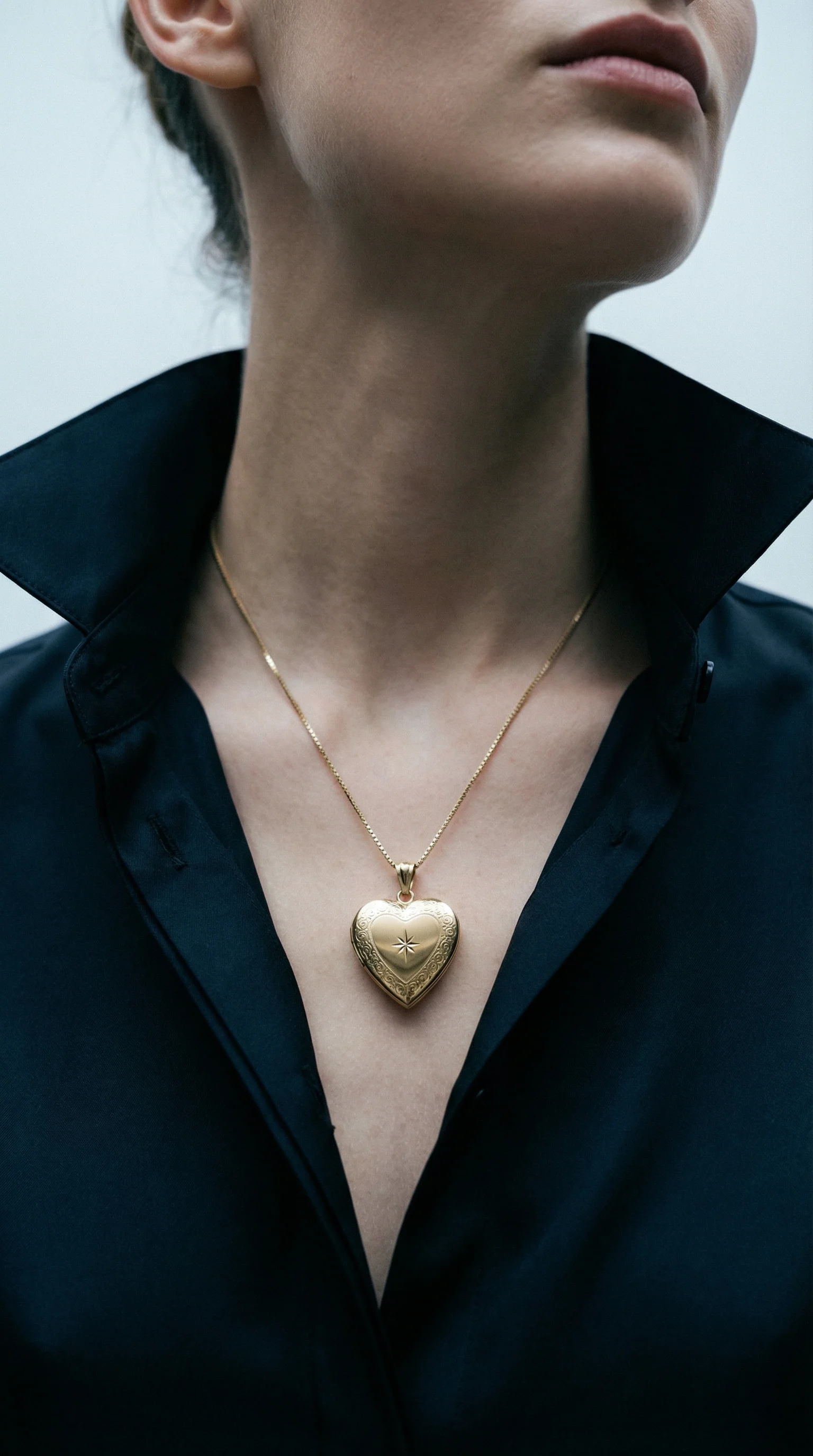 The Heirloom Ornate Photo Locket - Image 2