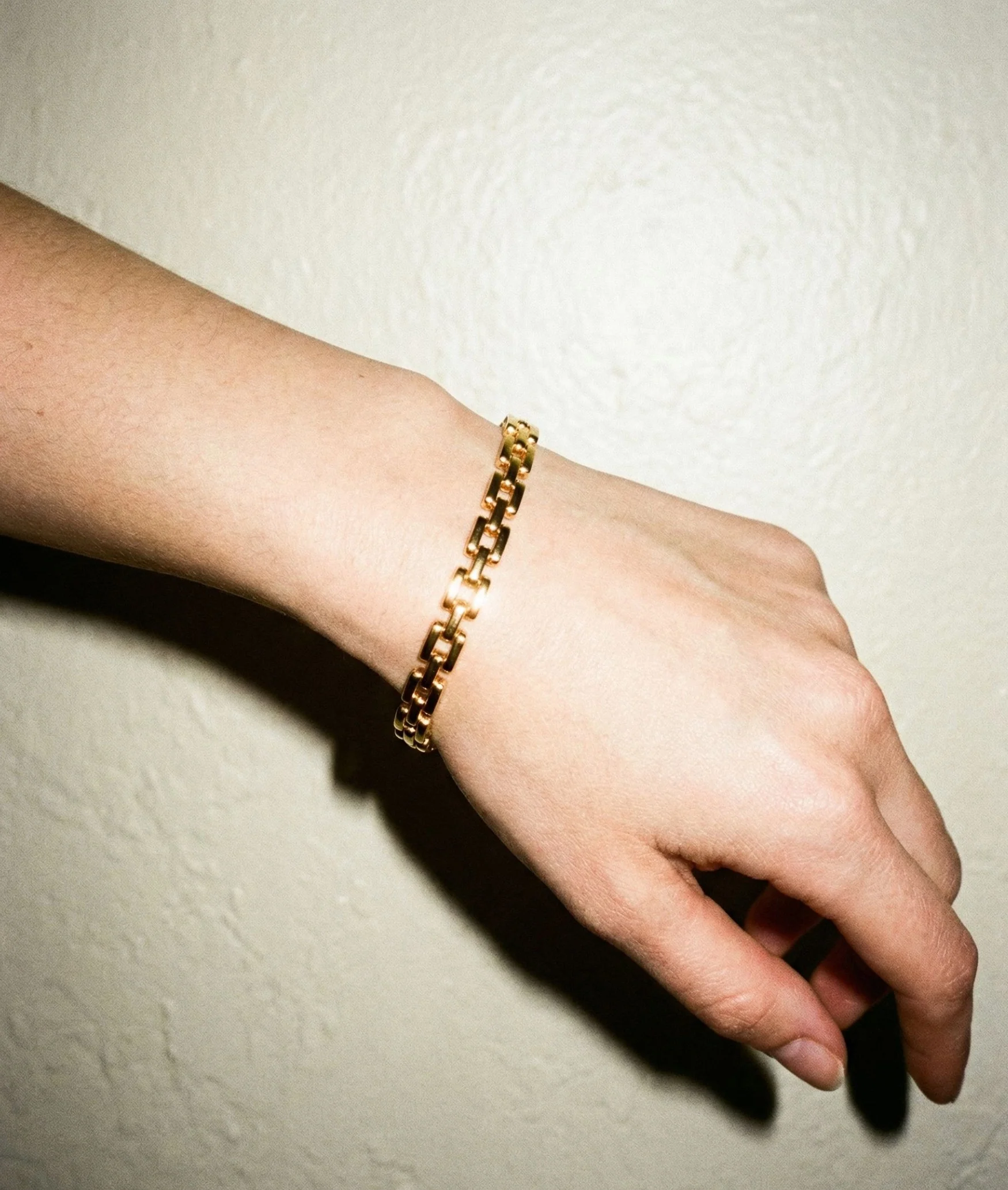 THE HOLLY LINK BRACELET - Image 3