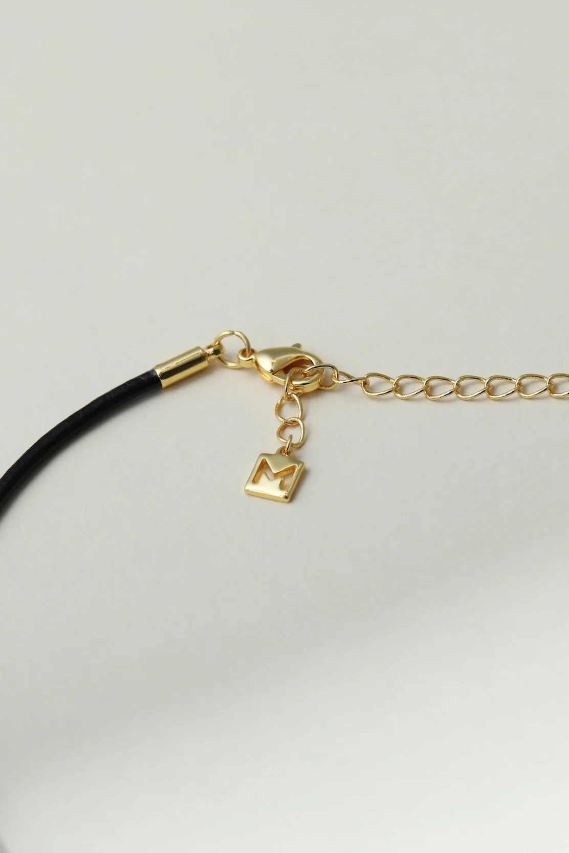 The Izla Cross Necklace - Image 5