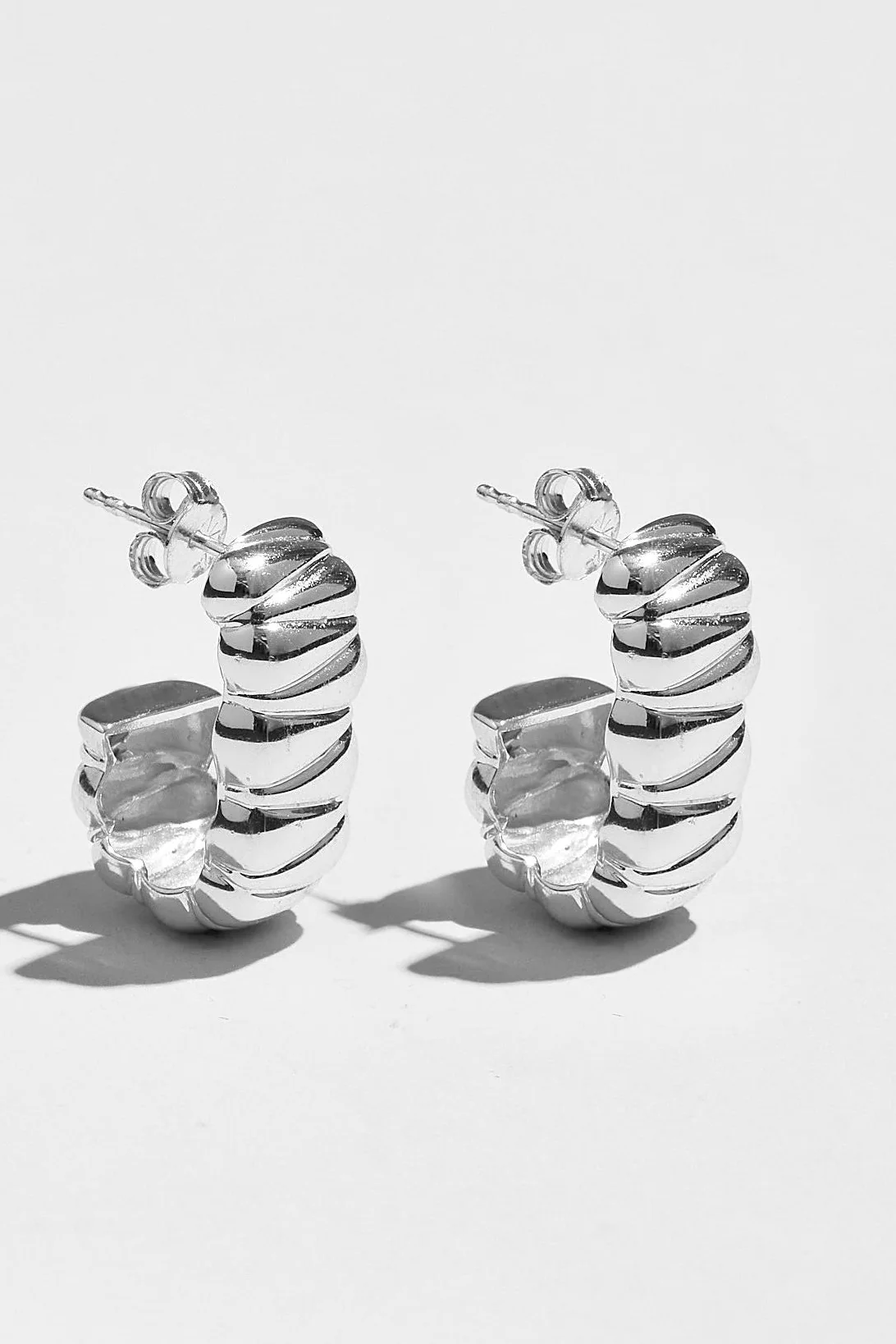 THE MARGAUX HUGGIE HOOPS - Image 5