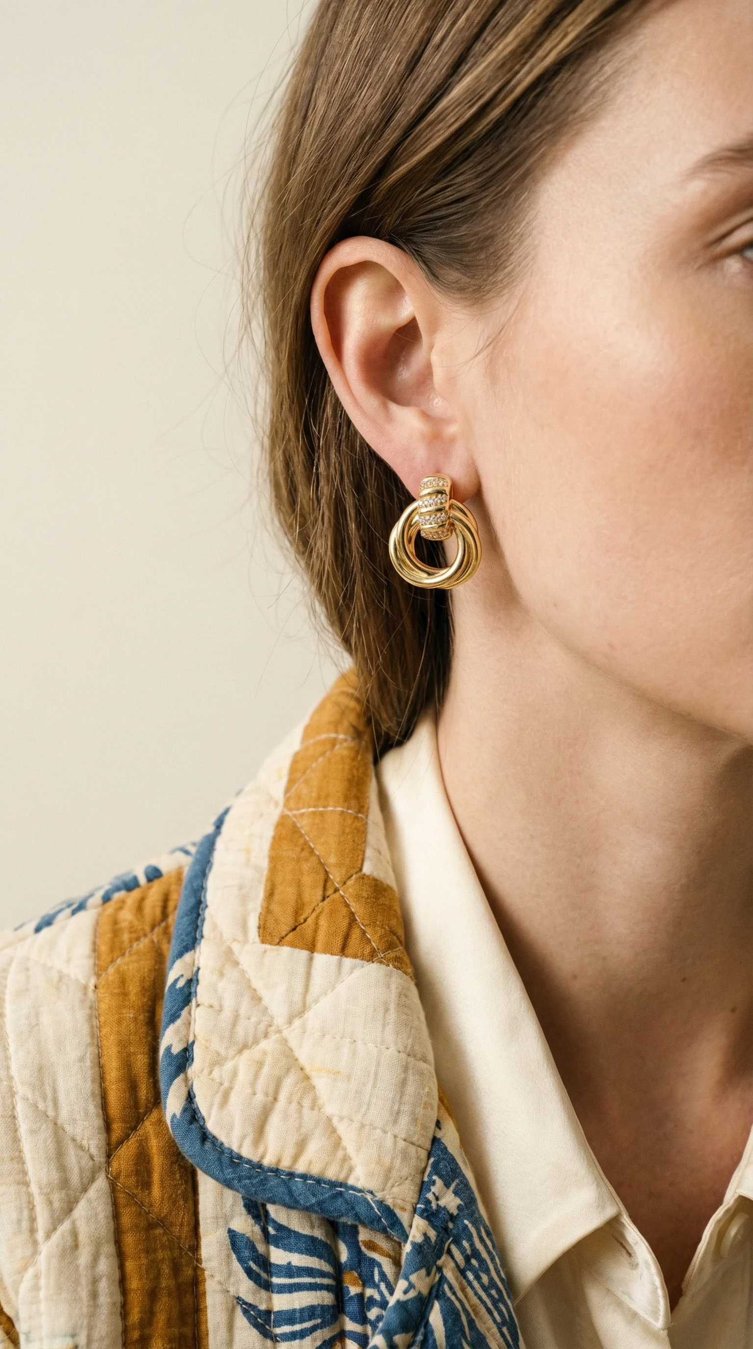 THE MARGAUX STONE KNOT EARRINGS - Image 2