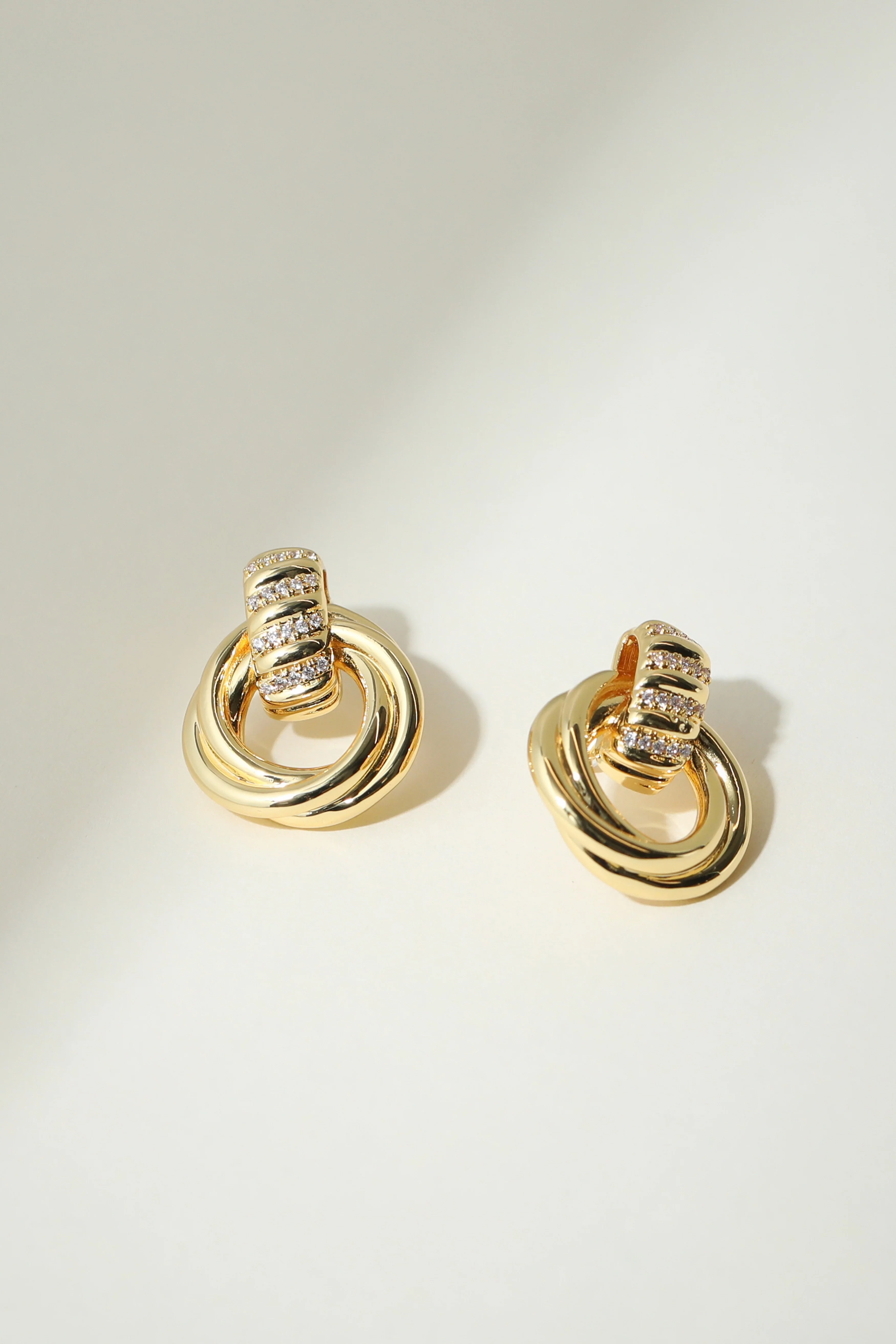 THE MARGAUX STONE KNOT EARRINGS - Image 4