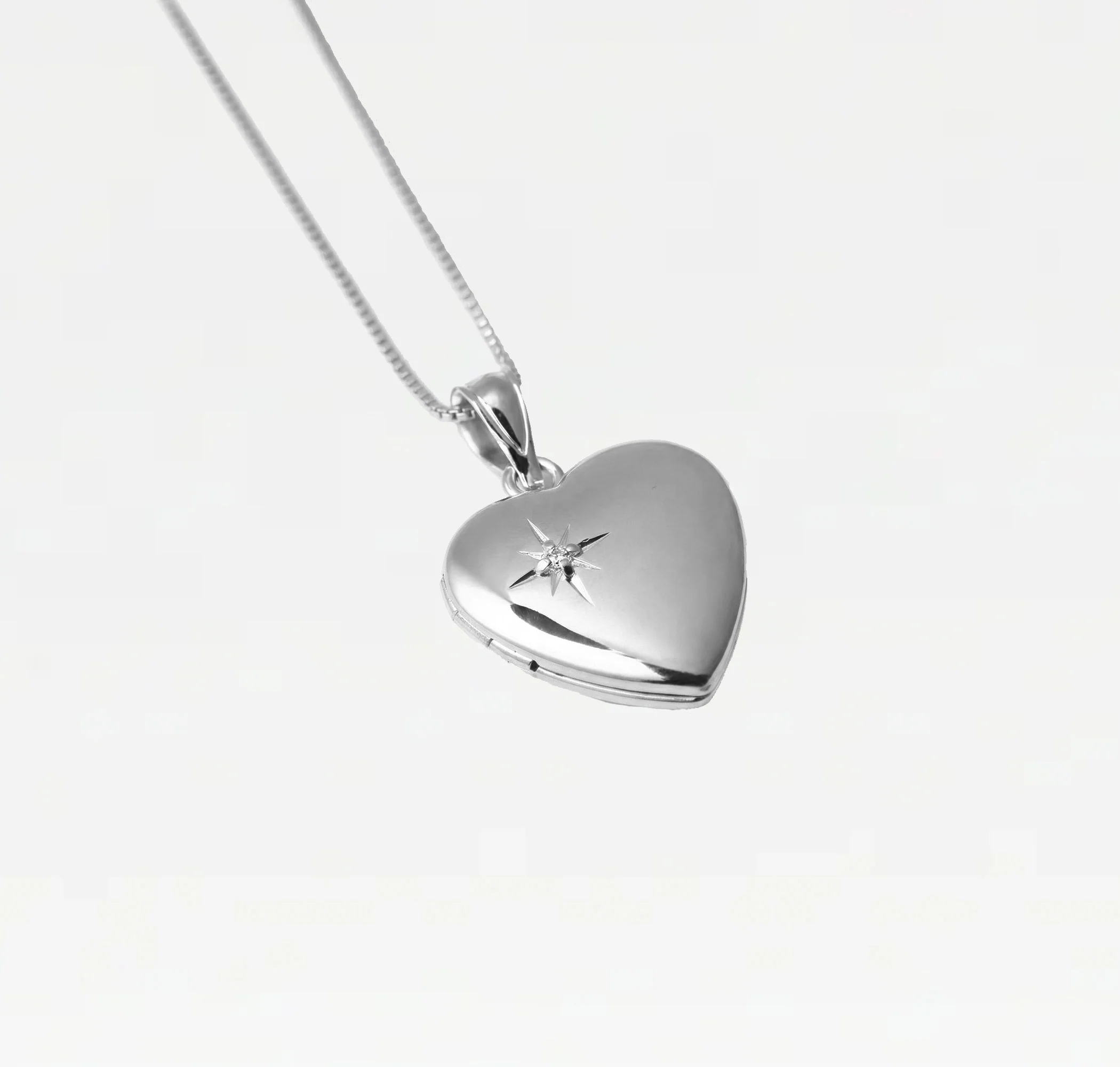 The Single Stone Photo Locket - Image 7