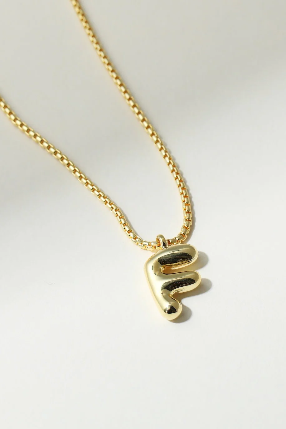 THE MULBERRY LETTER PENDANT NECKLACE - Image 10