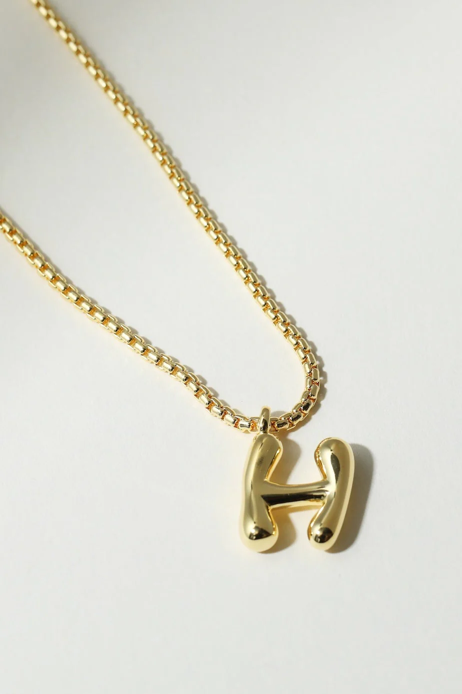 THE MULBERRY LETTER PENDANT NECKLACE - Image 12