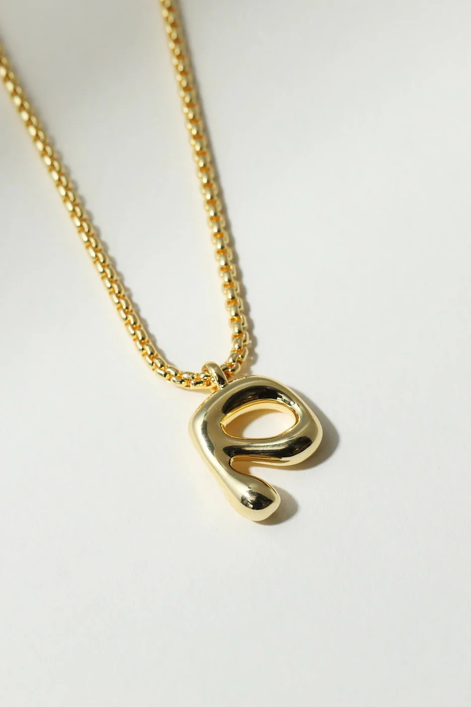 THE MULBERRY LETTER PENDANT NECKLACE - Image 20