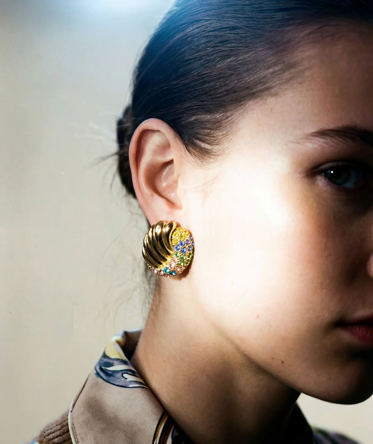 The Multicolor Seashell Earrings - Image 2