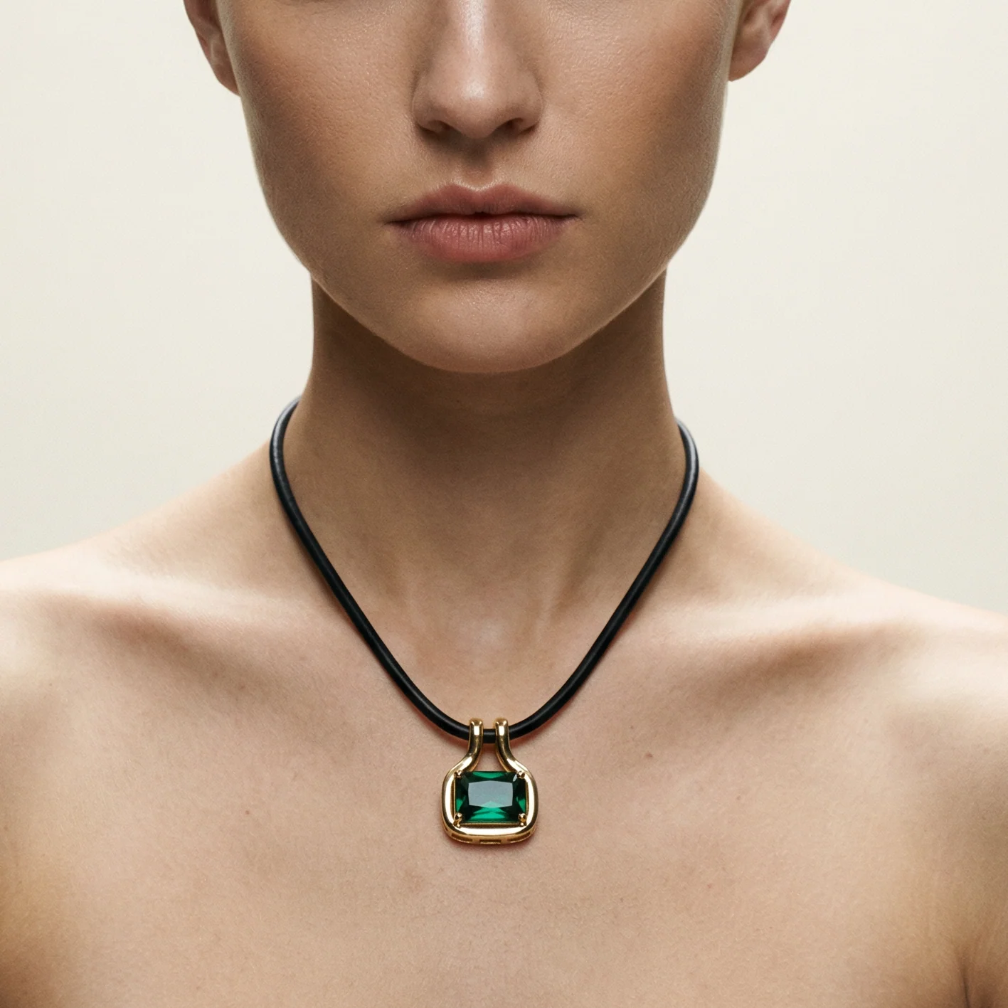 THE NAIA EMERALD PENDANT NECKLACE - Image 5