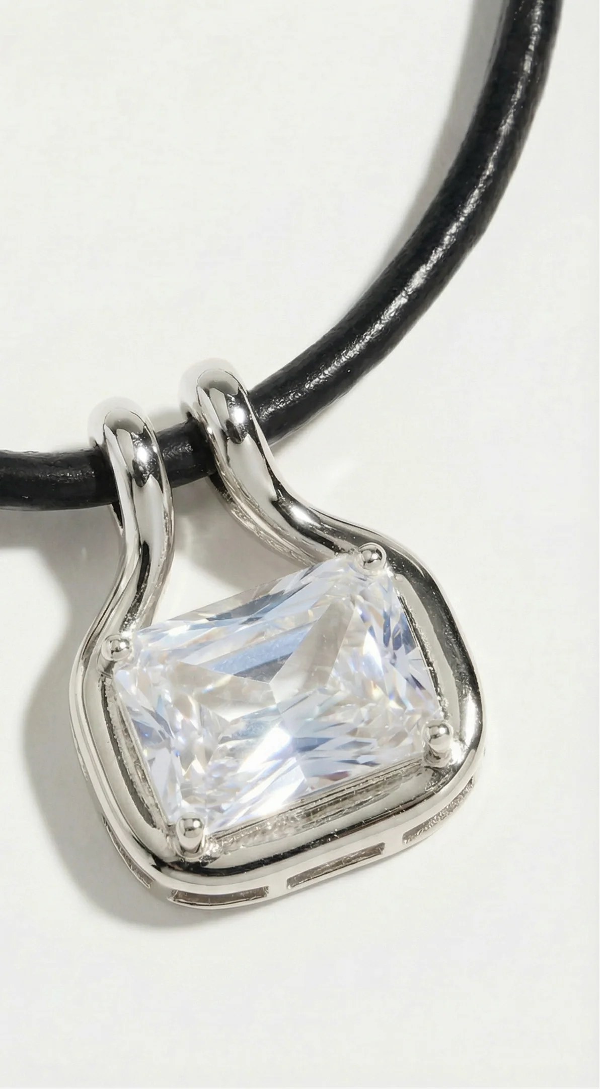 THE NAIA GEM PENDANT NECKLACE - Image 4