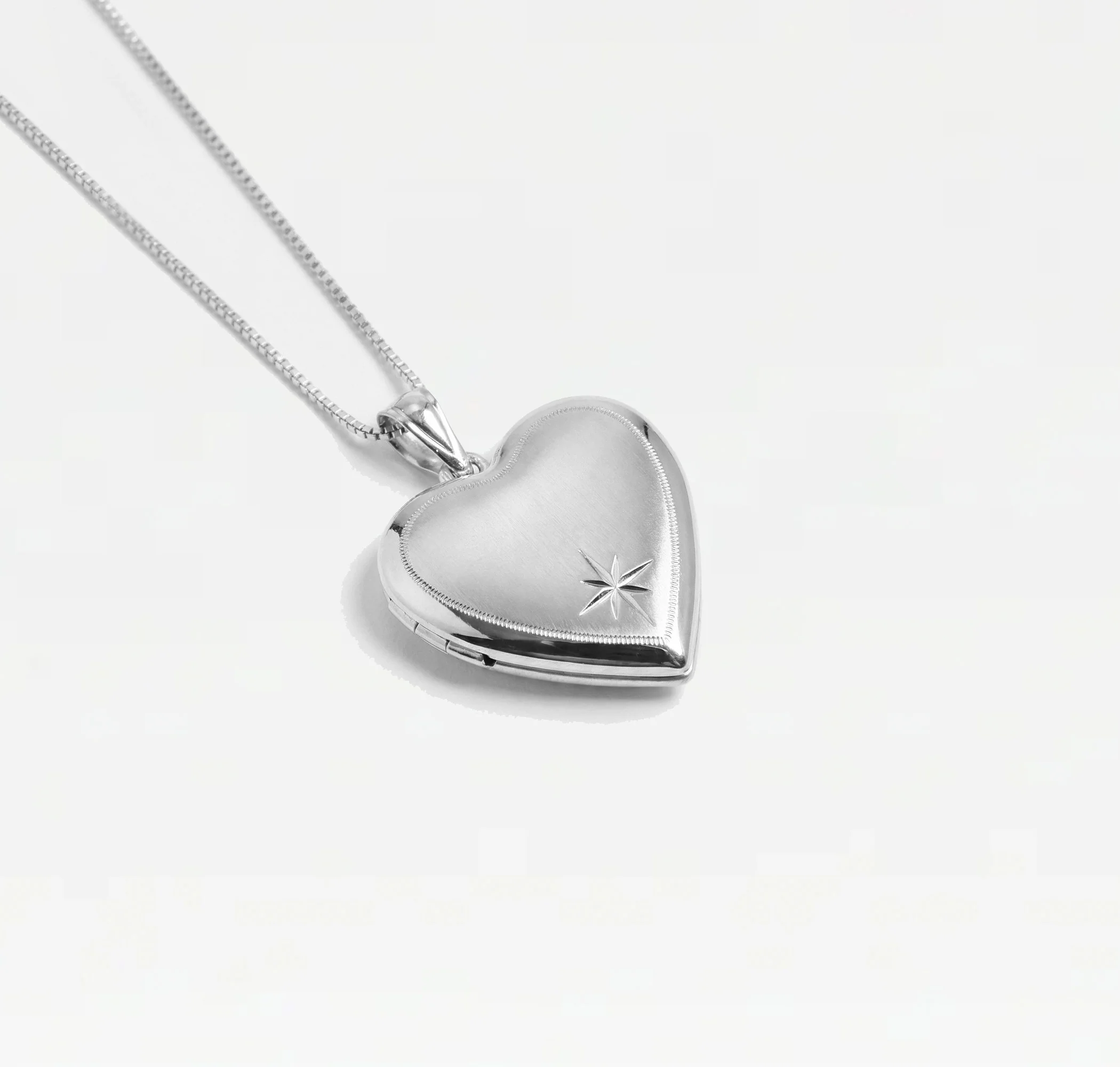 The North Star Photo Locket - Image 3