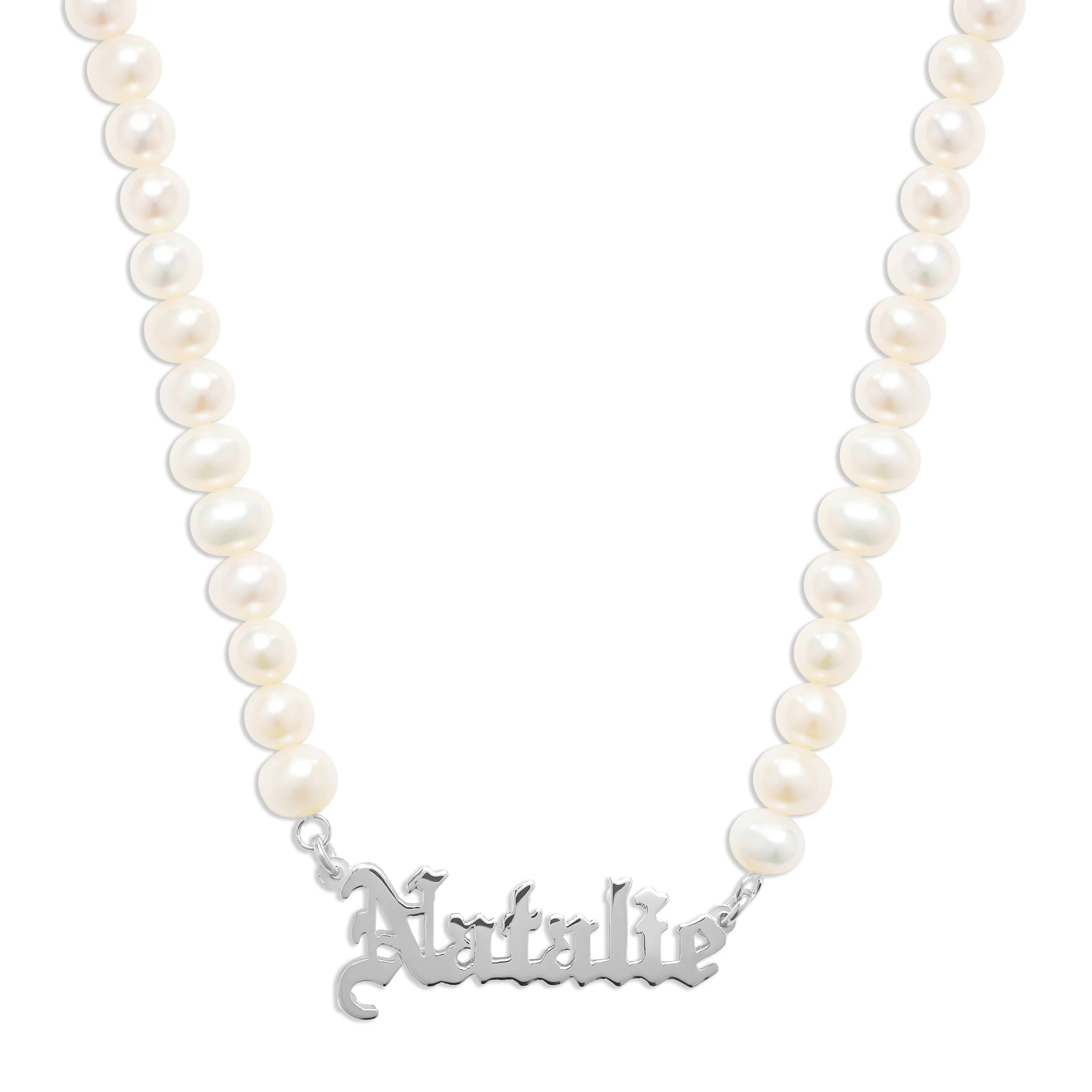The Old English Pearl Nameplate Necklace - Image 7