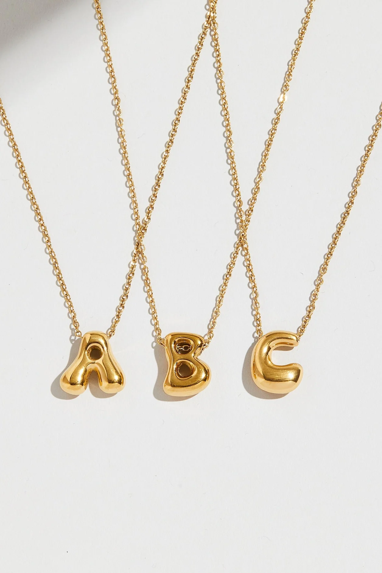 THE ORNATE BUBBLE LETTER NECKLACE - Image 4