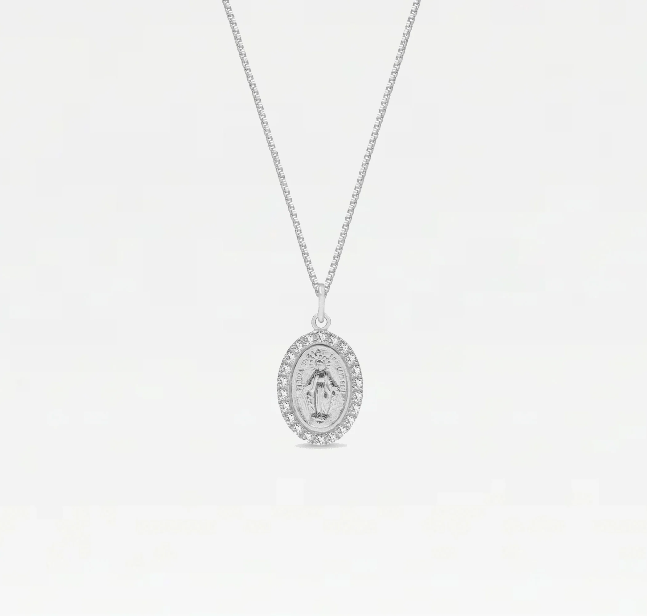 The Oval Mary Pendant Necklace Pavé - Image 4