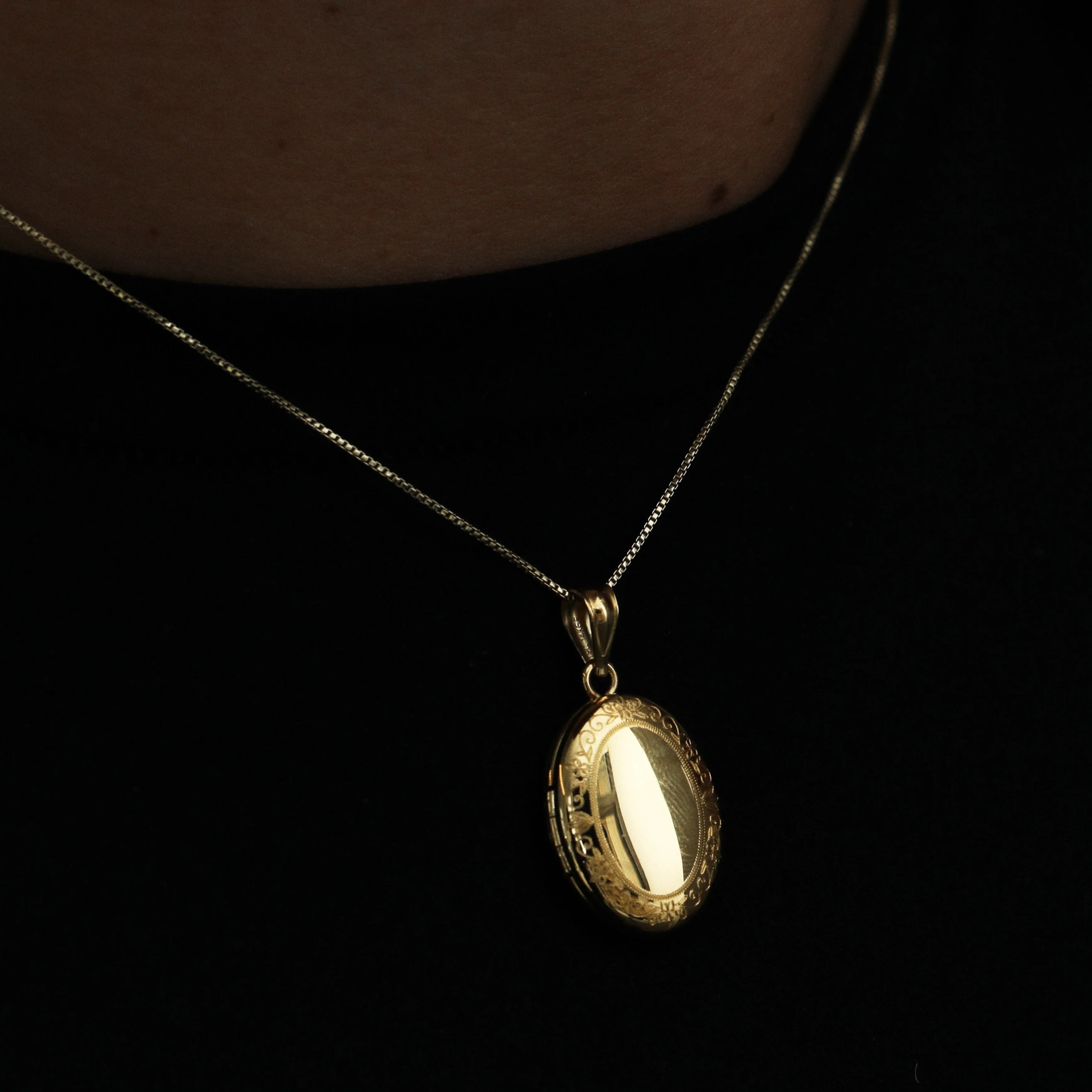 The Oval Photo Locket - Image 5