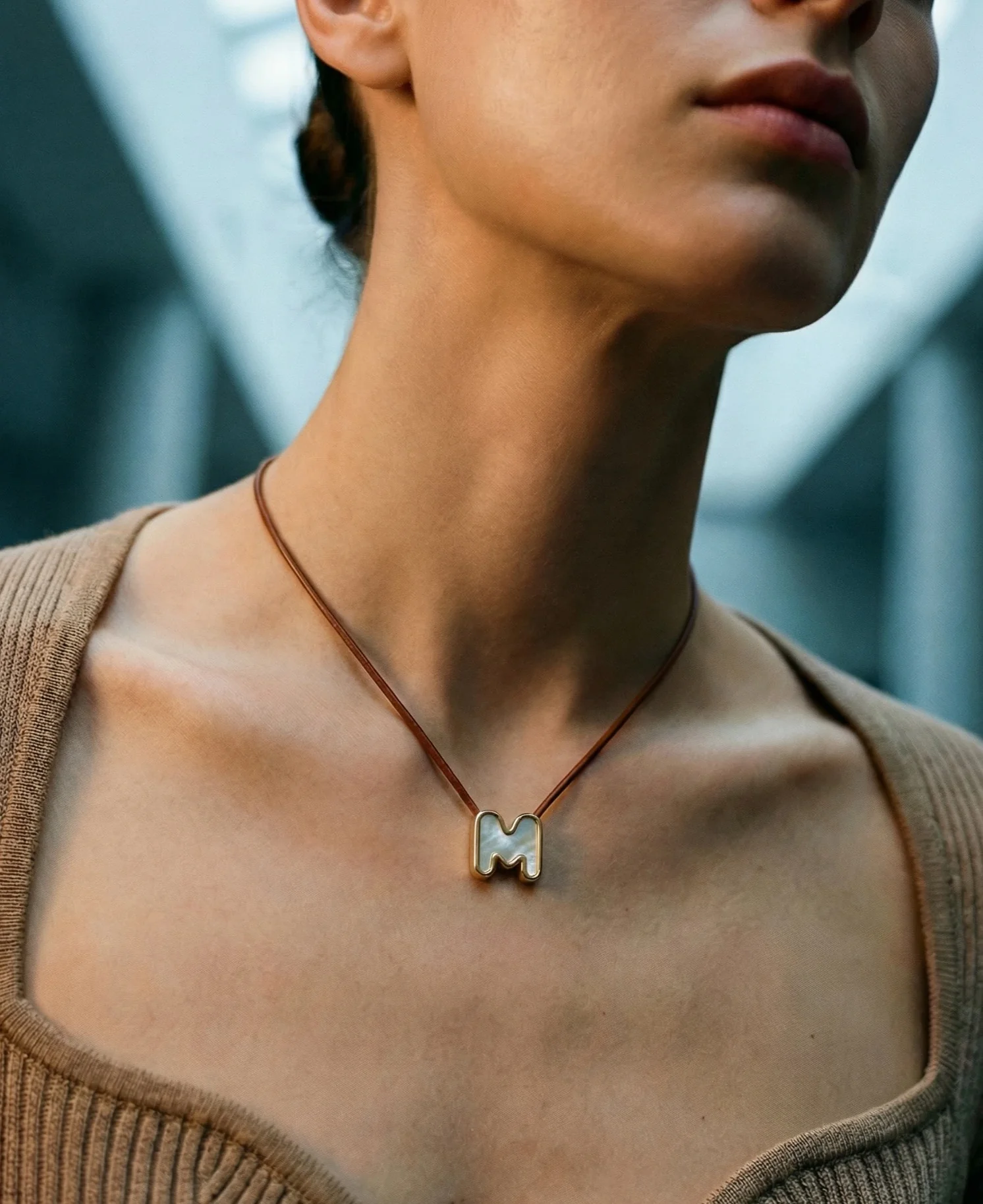 THE PEARL BUBBLE LETTER NECKLACE - Image 2