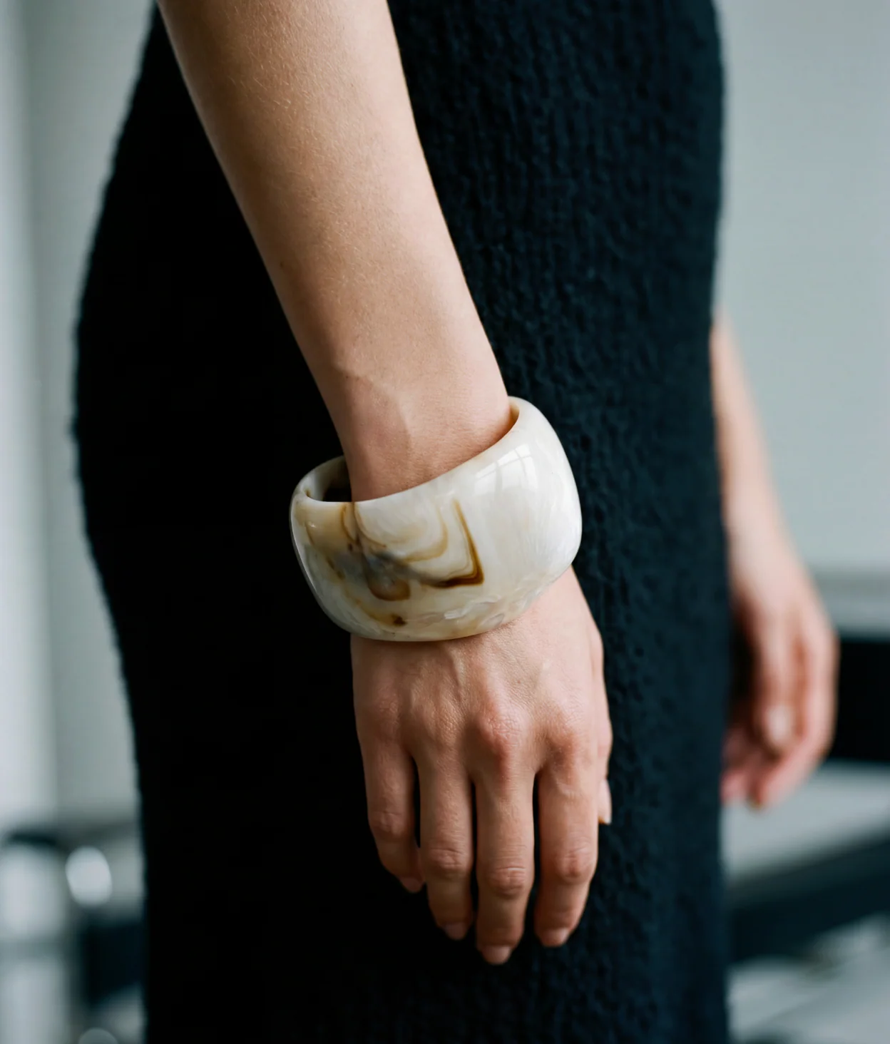 THE RESIN BANGLE BRACELET - Image 3