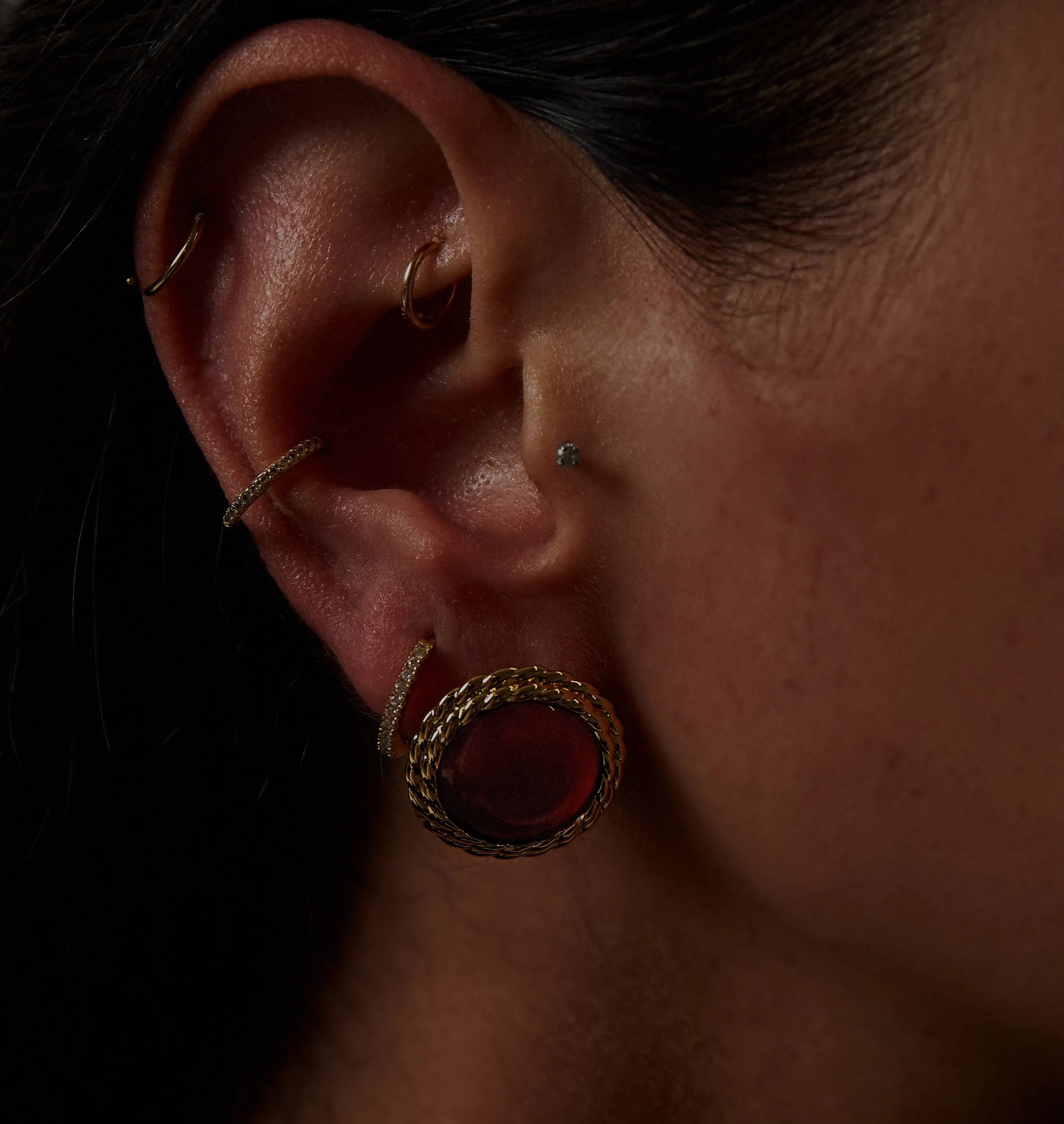 THE ROUND PLAZA STUD EARRINGS - Image 3