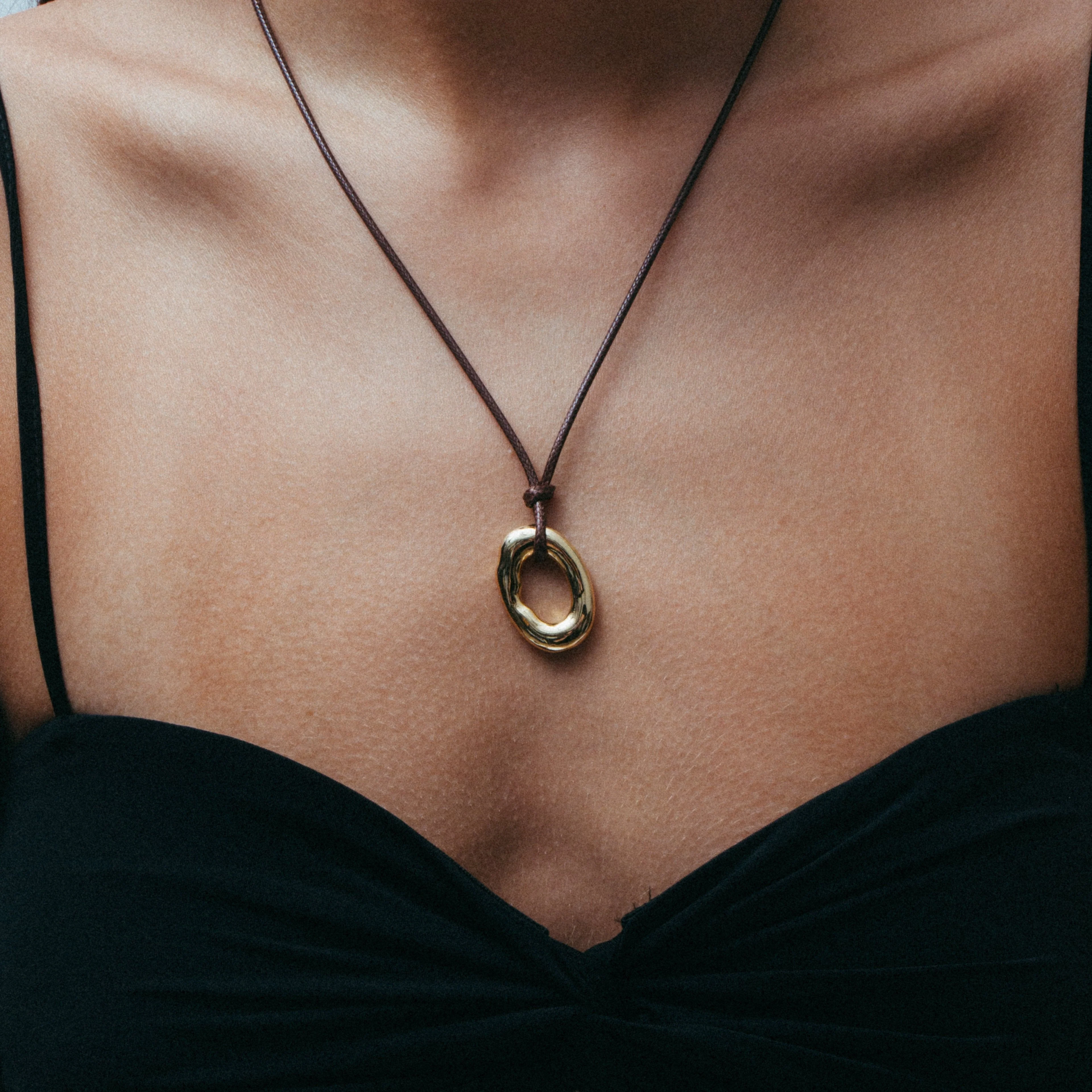 The Saia Cord Pendant Necklace - Image 3
