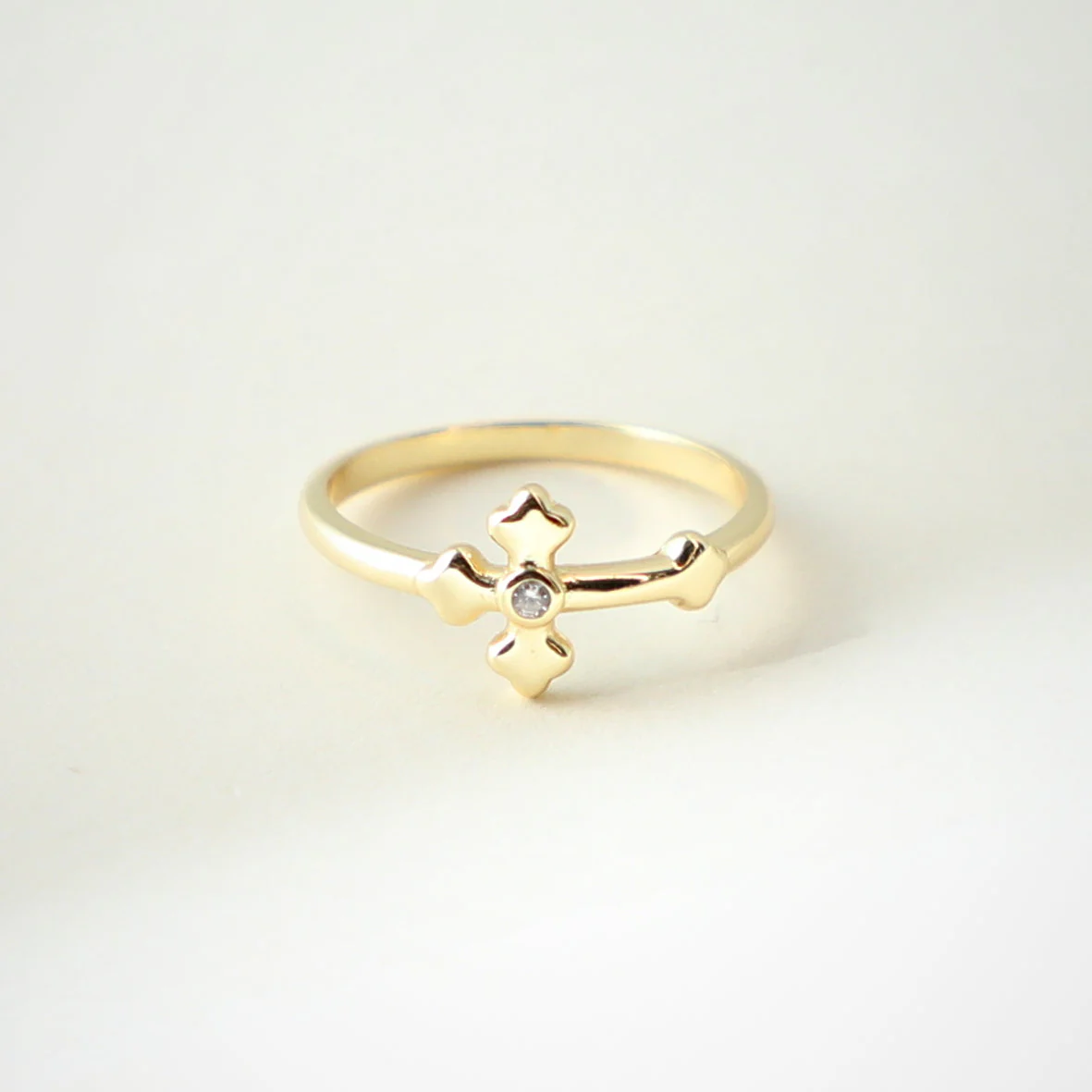 THE SINGLE STONE CROSS RING - Image 3