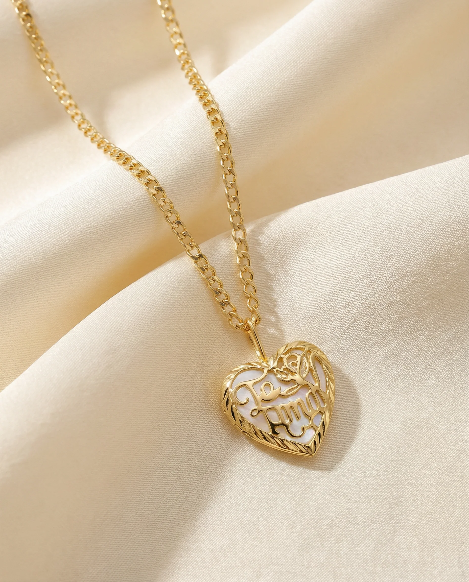The Te Amo Heart Pendant Necklace - Image 3
