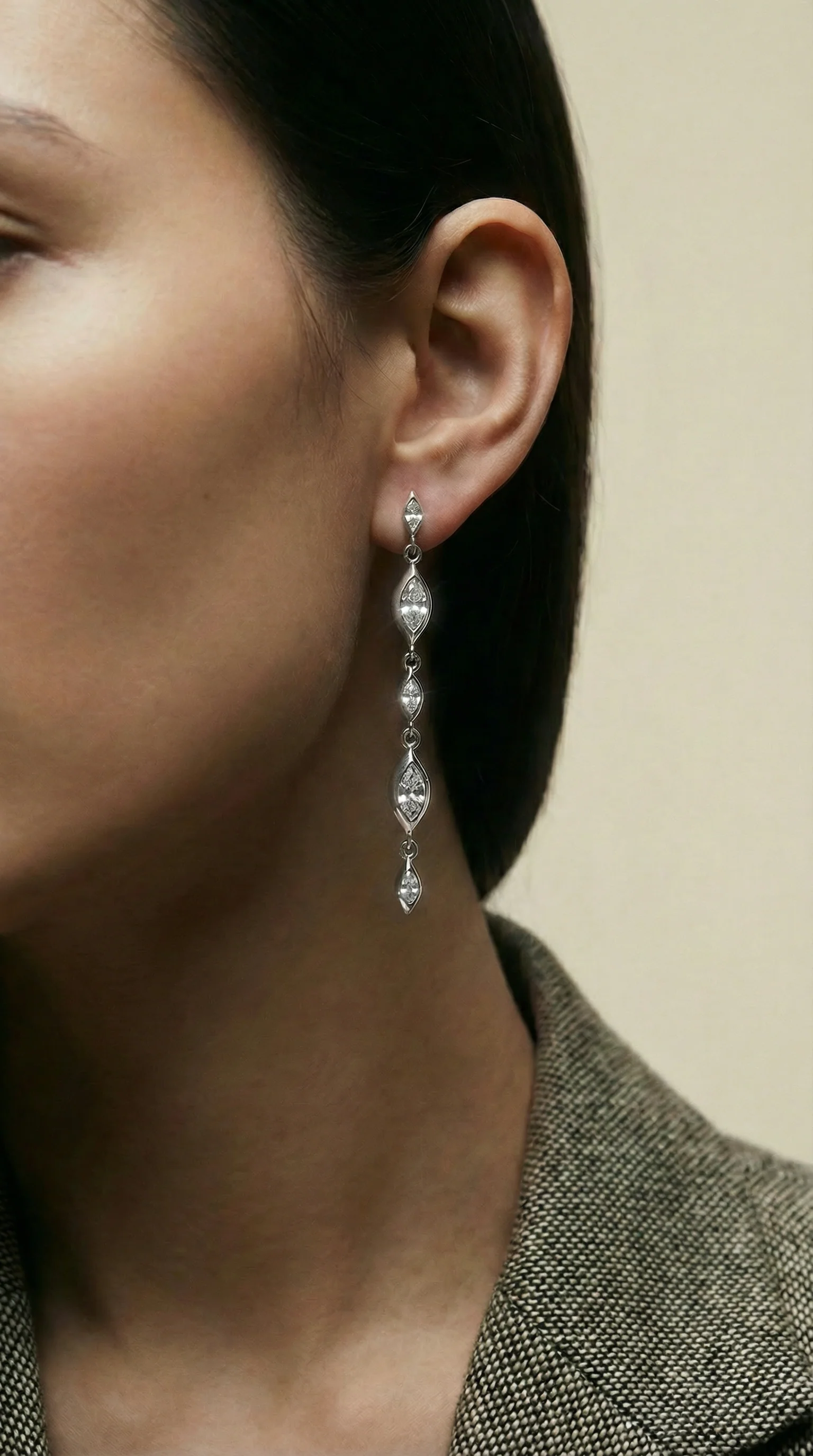 THE MARQUISE DROP EARRINGS - Image 4
