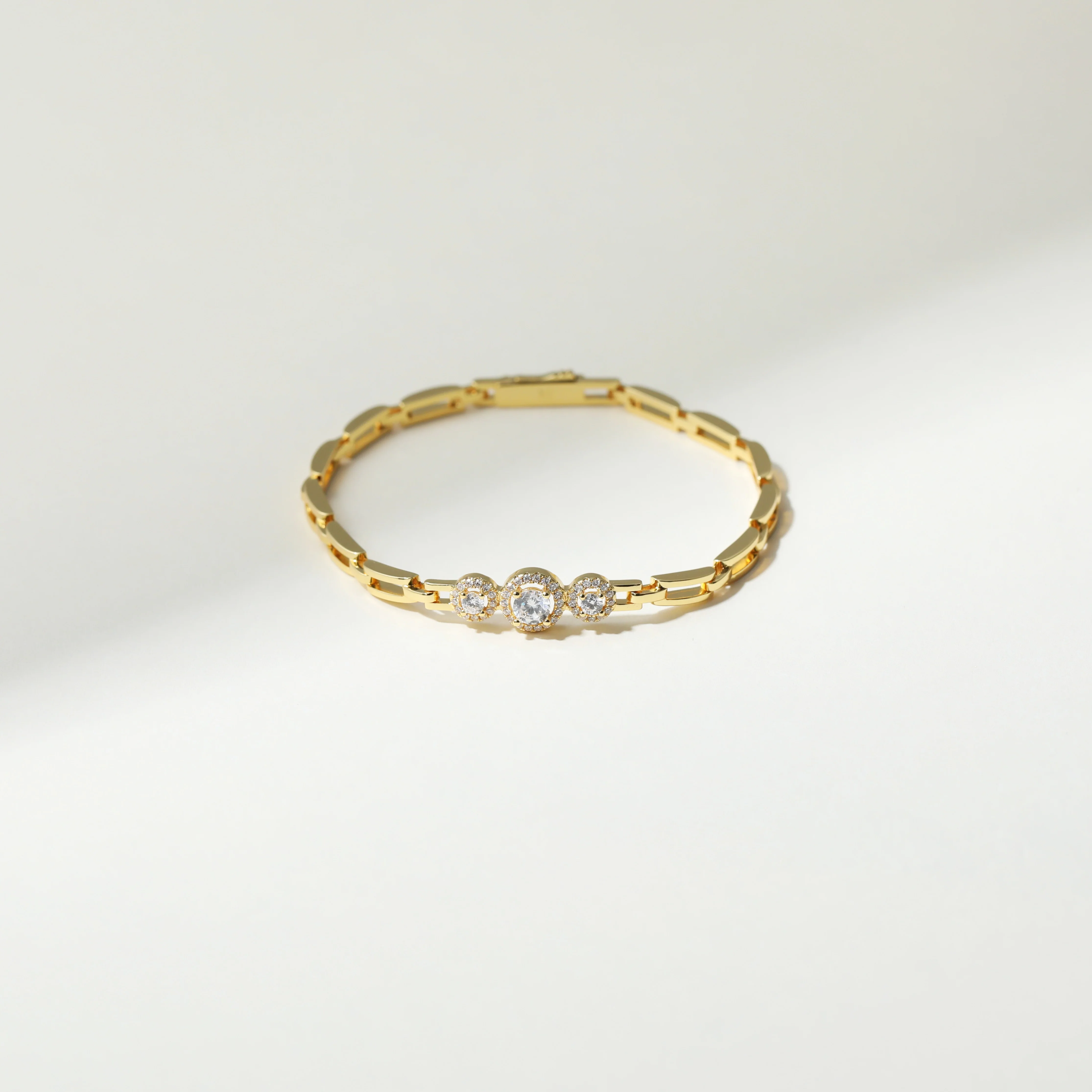 THE THREE STONE LIA BRACELET - Image 5