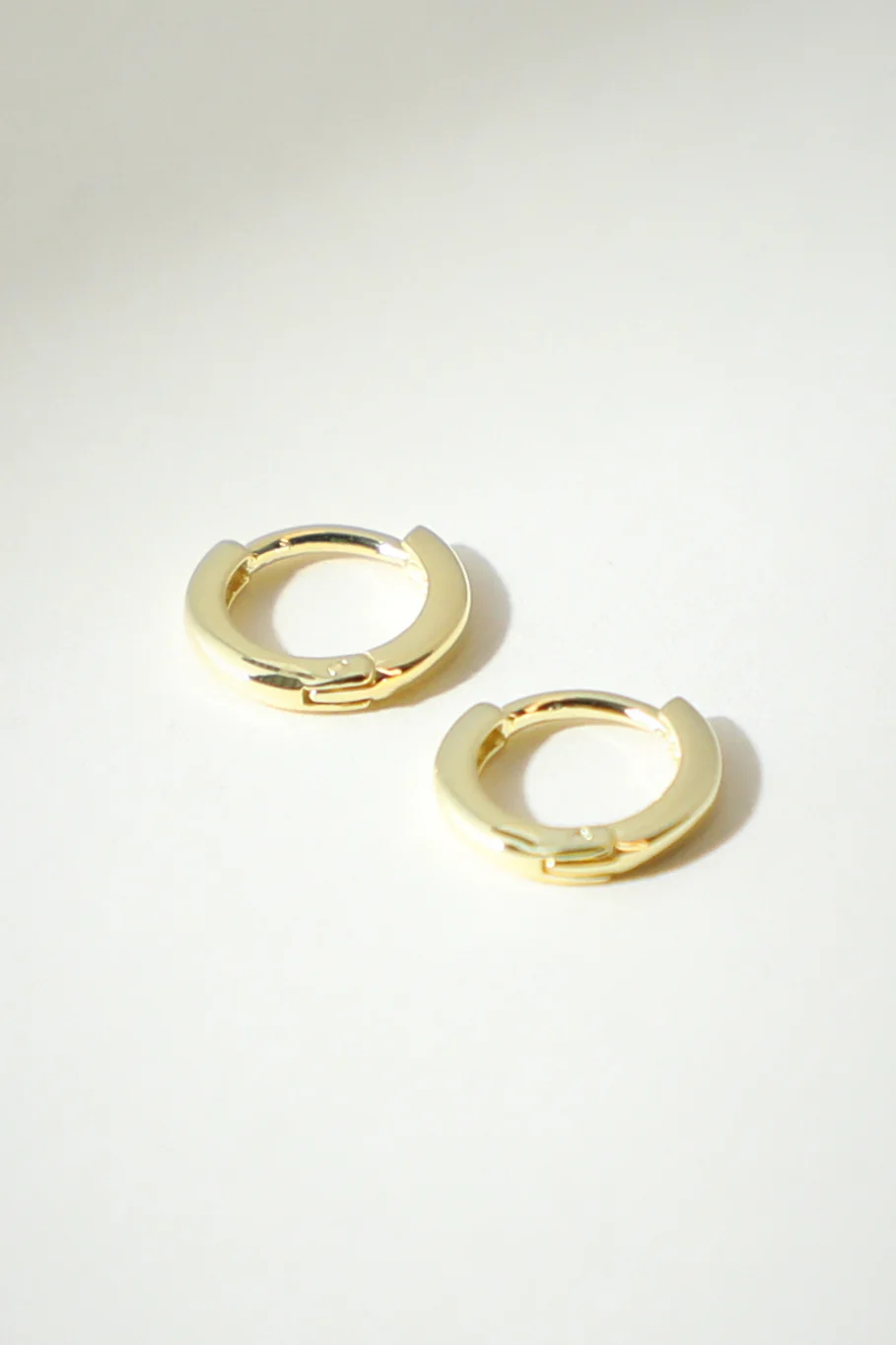 The Tiny Essential Huggie Hoops - Image 3