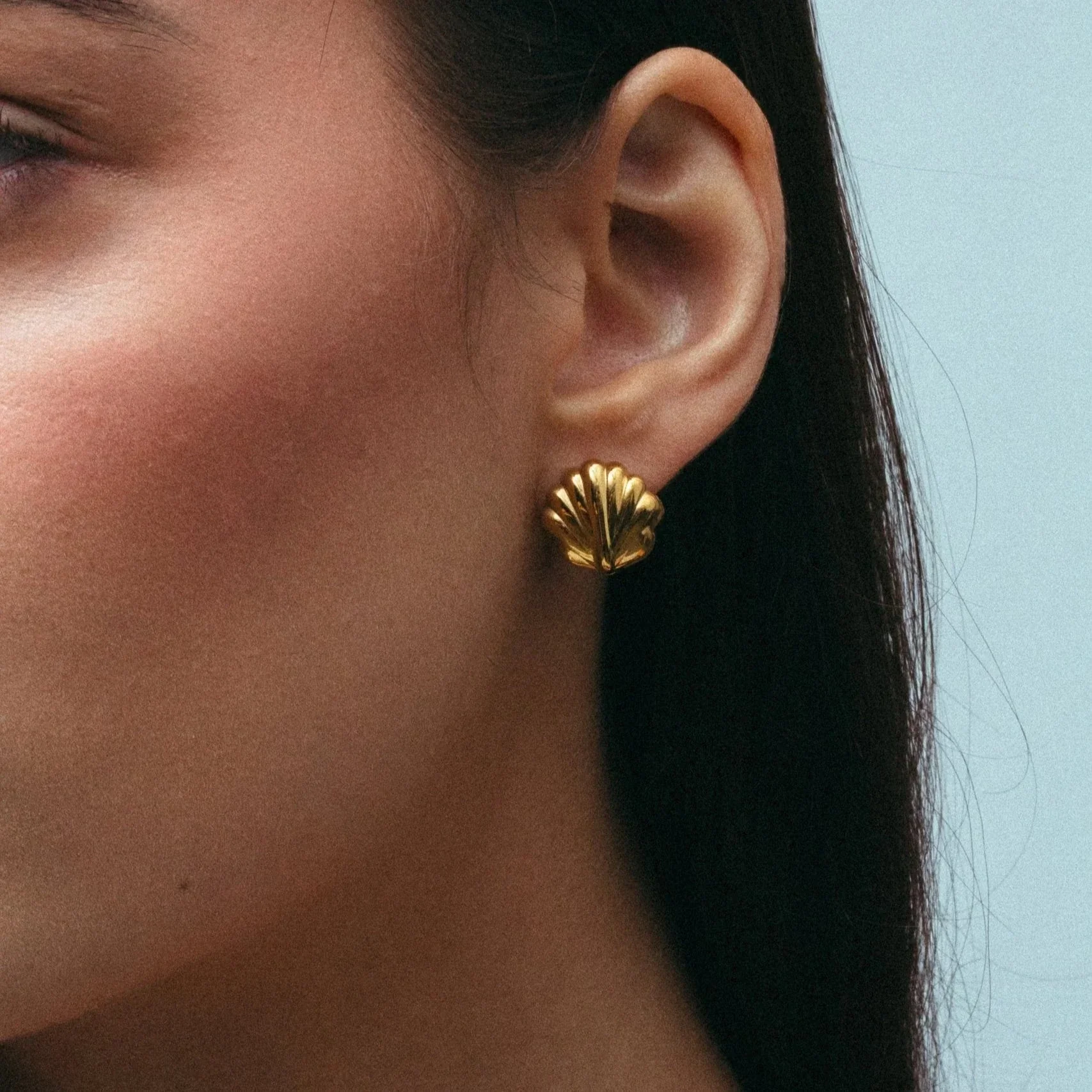 The Tiny Seashell Earrings - Image 3