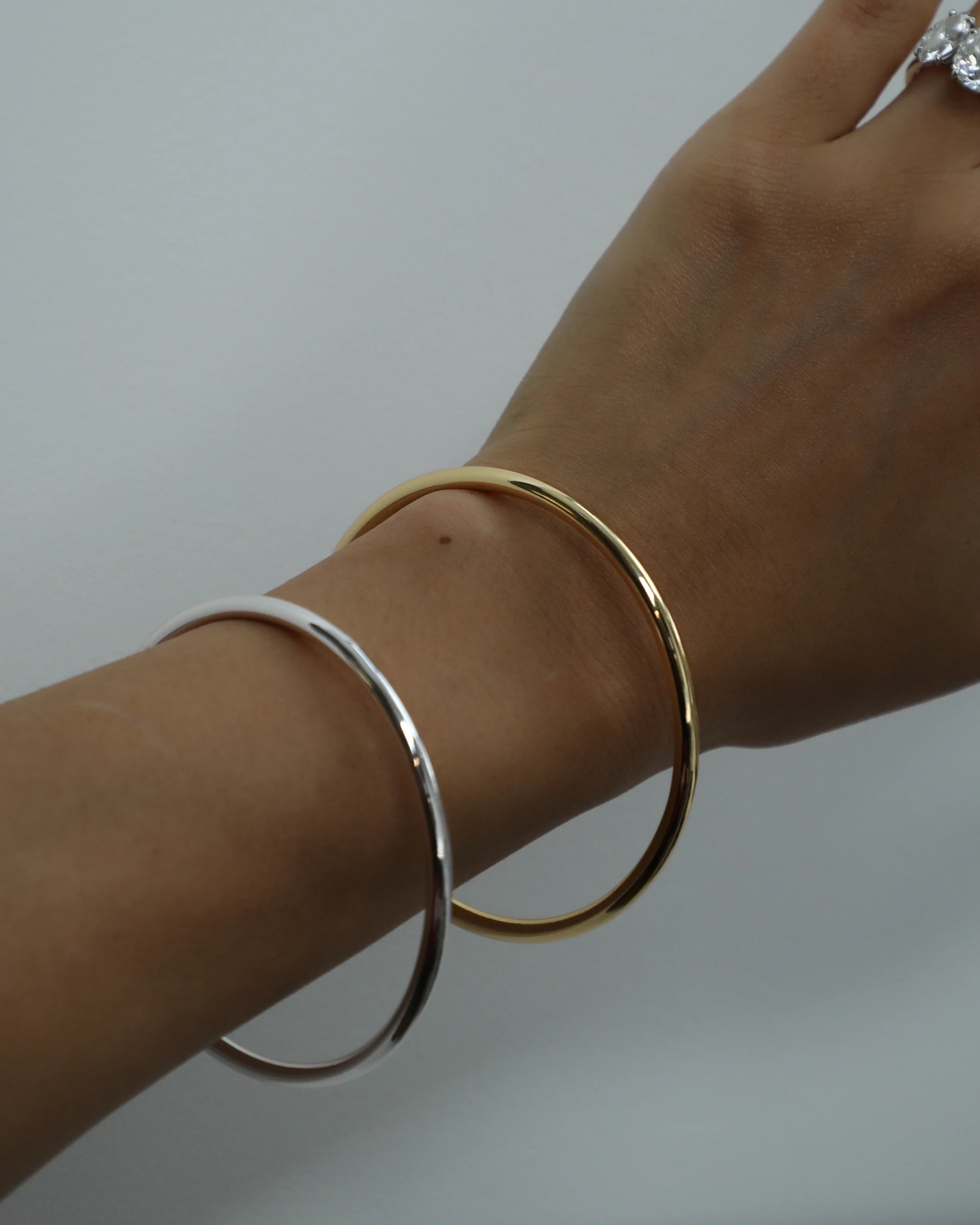 THE TWO TONE BANGLE SET - Image 4