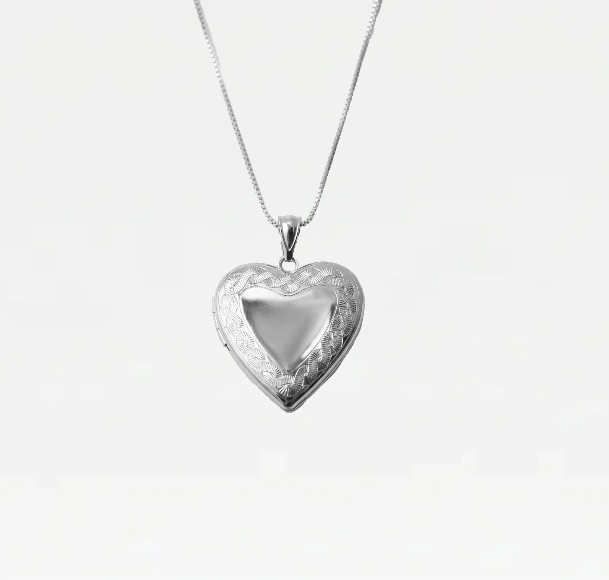 The Vintage Photo Locket - Image 9
